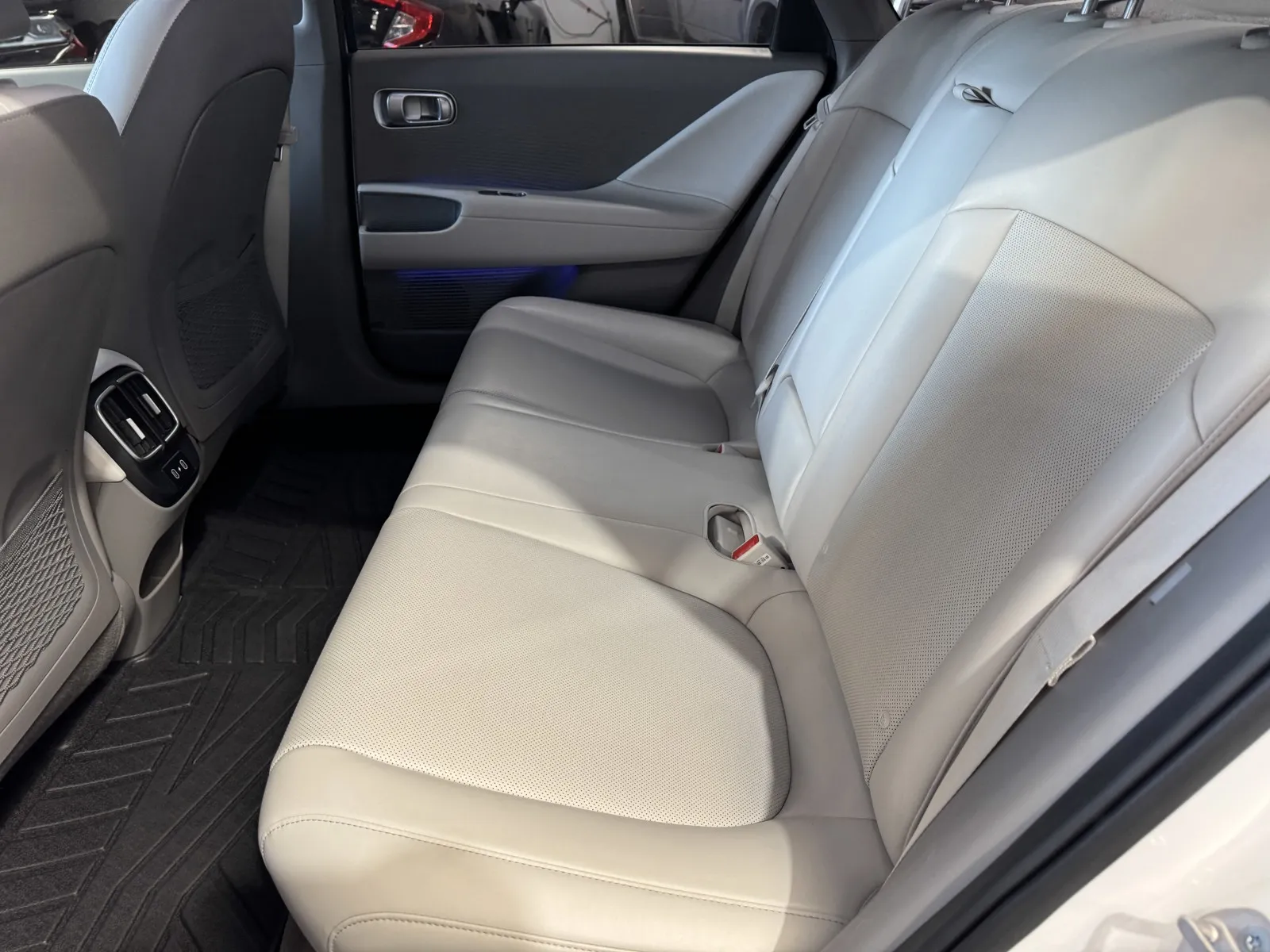 Hyundai Ioniq 6 photo 10
