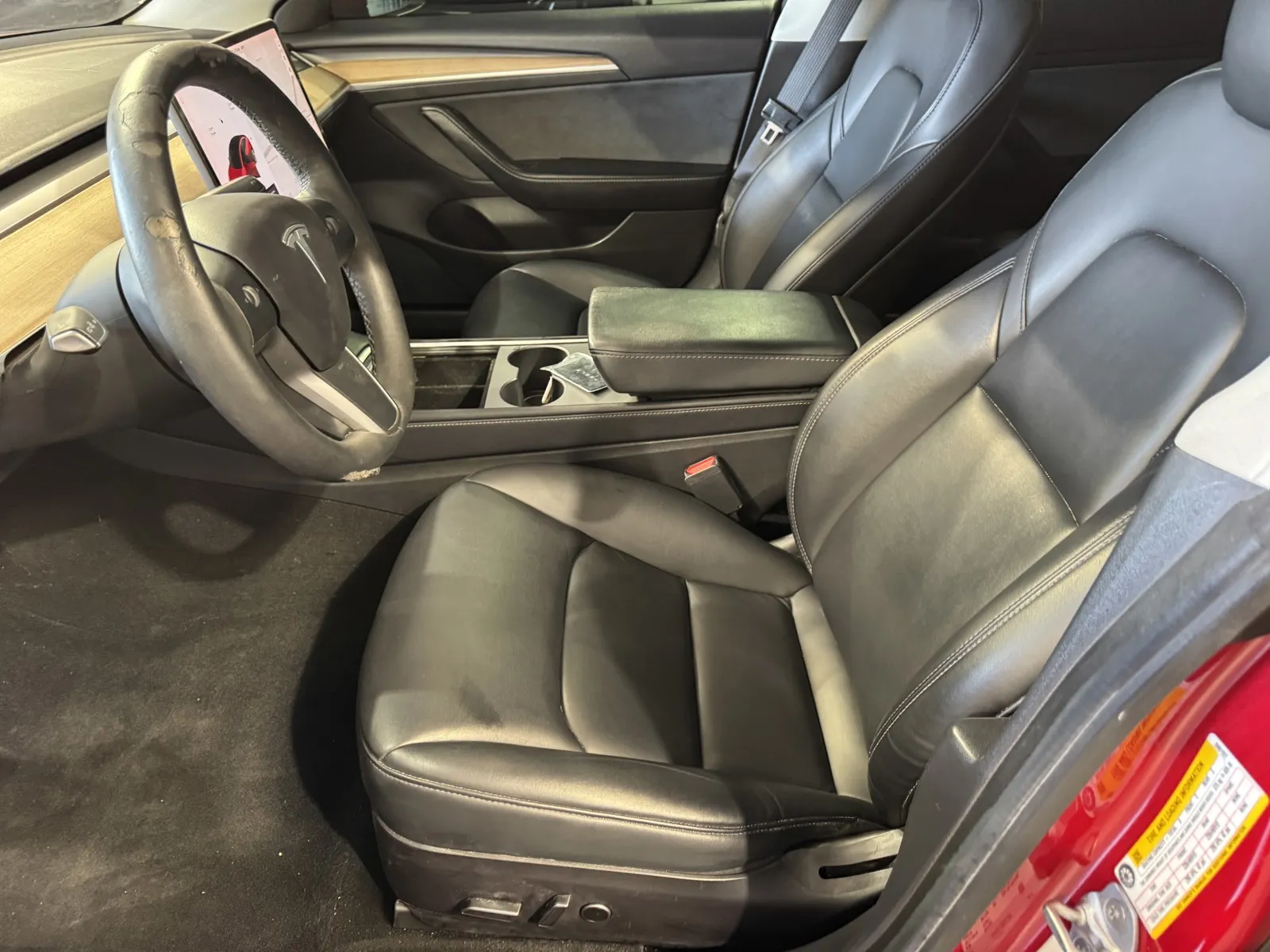 Tesla Model 3 photo 12