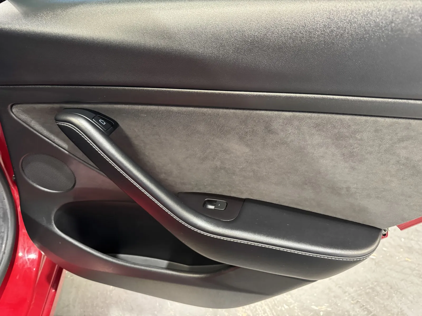 Tesla Model 3 photo 8