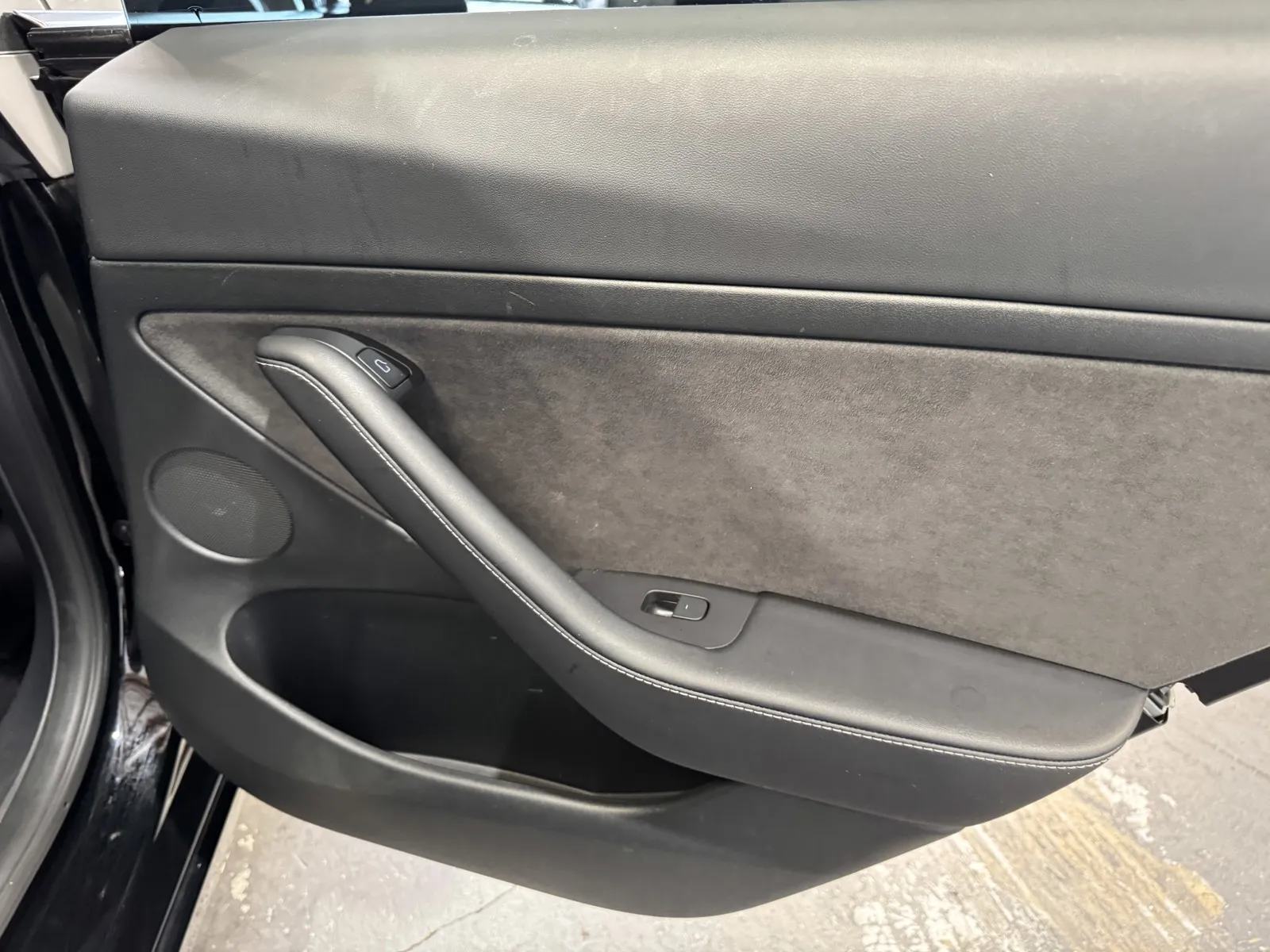 Tesla Model 3 photo 9