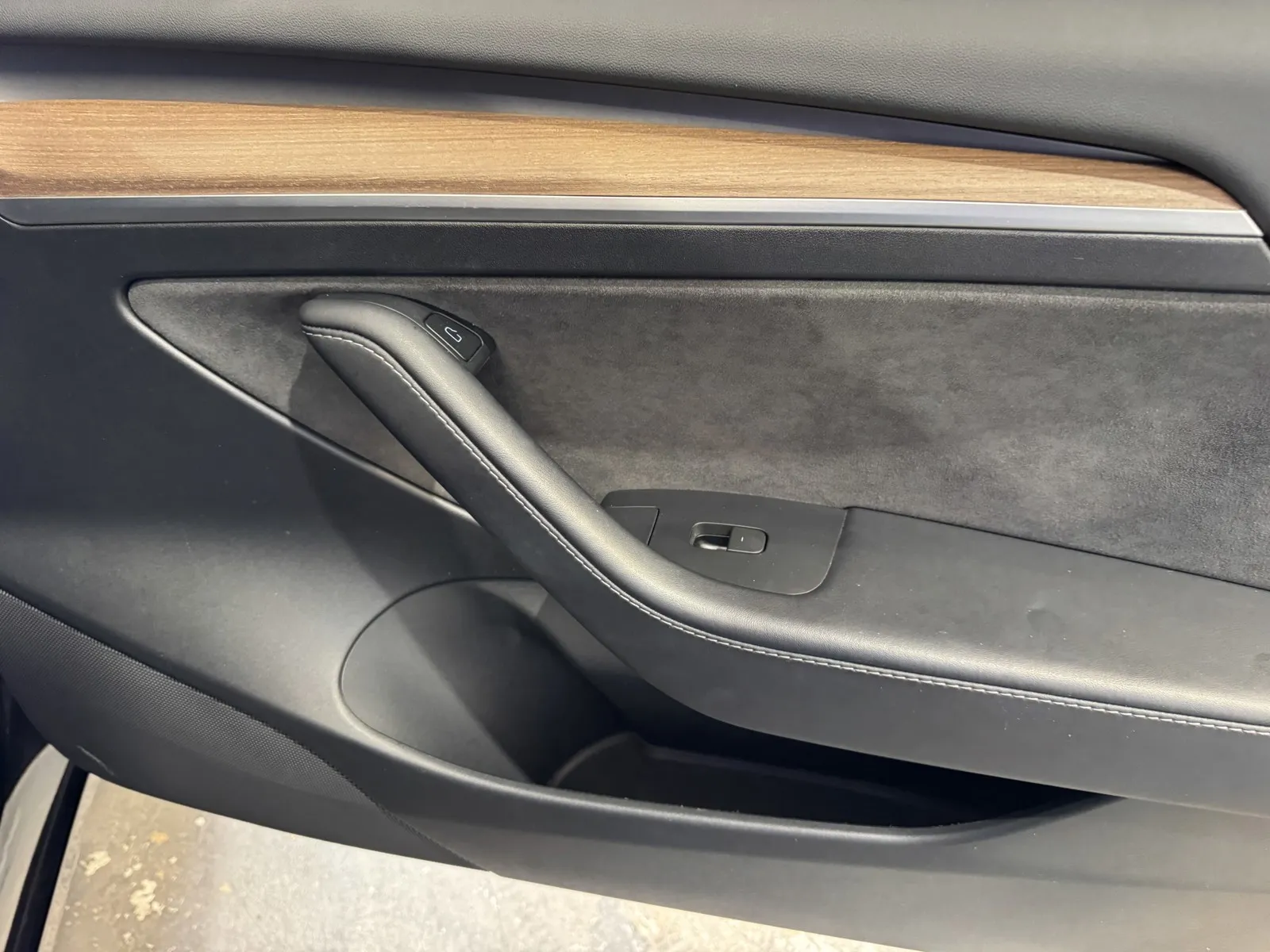 Tesla Model 3 photo 7