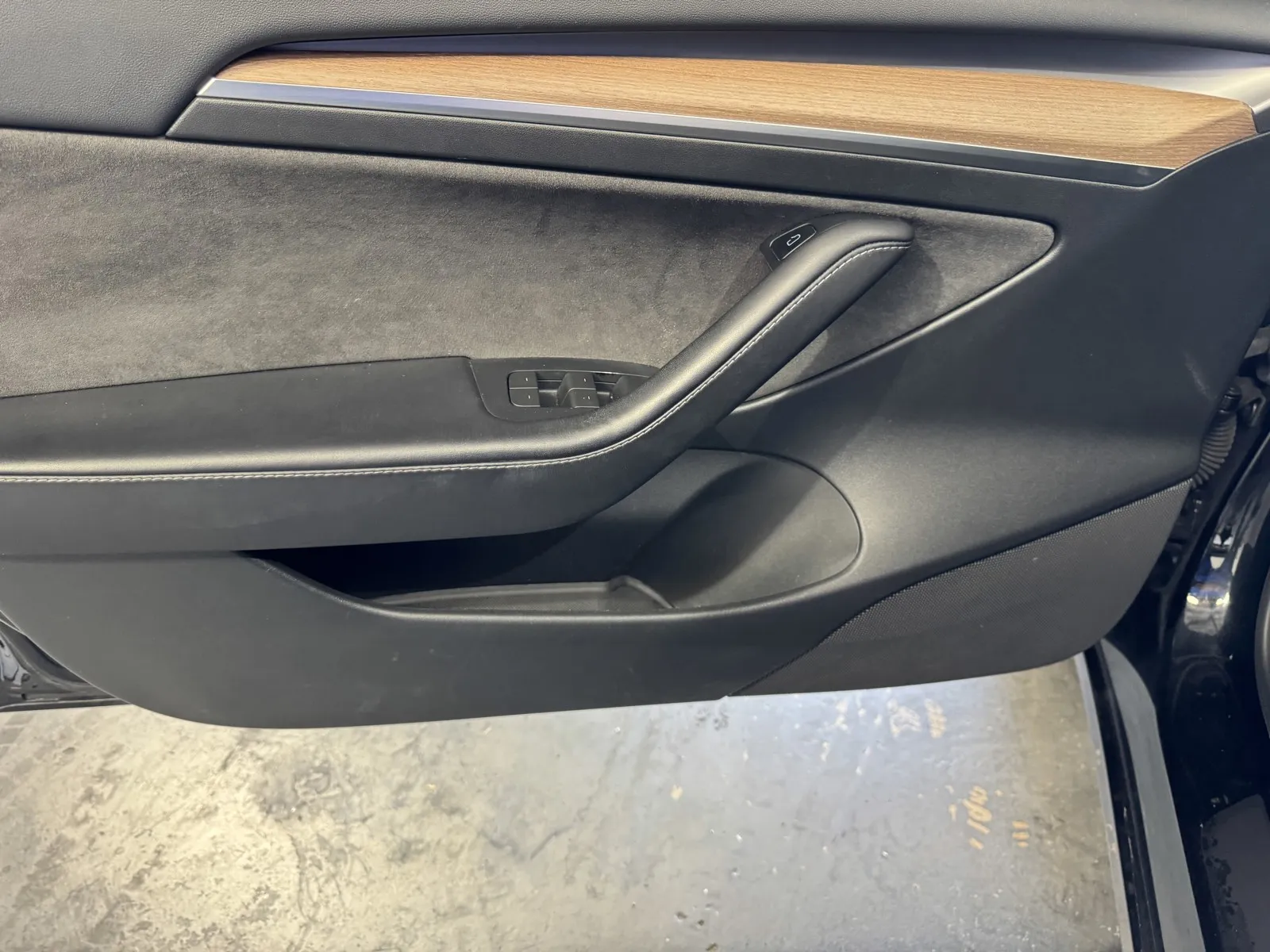 Tesla Model 3 photo 13