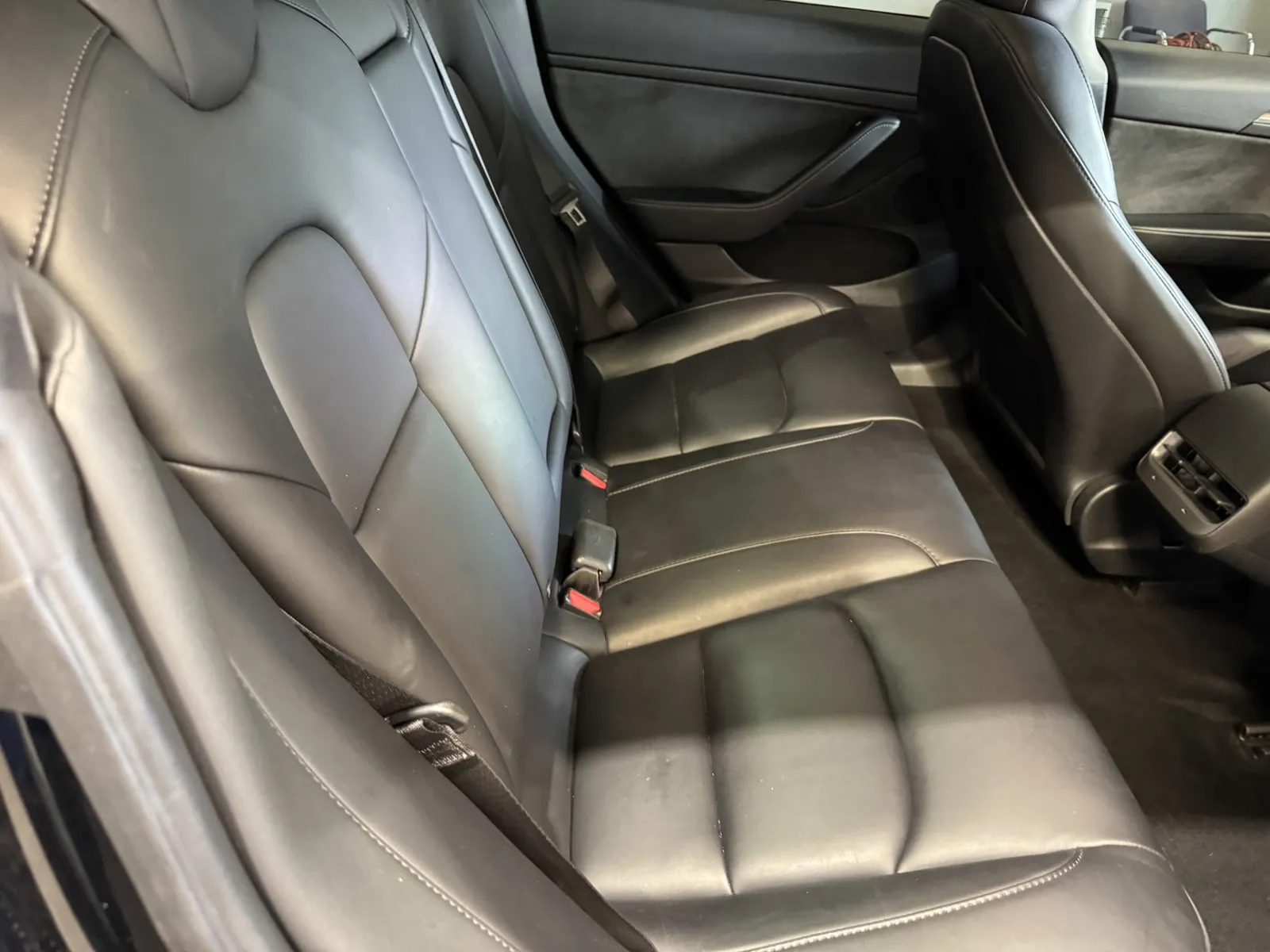 Tesla Model 3 photo 8