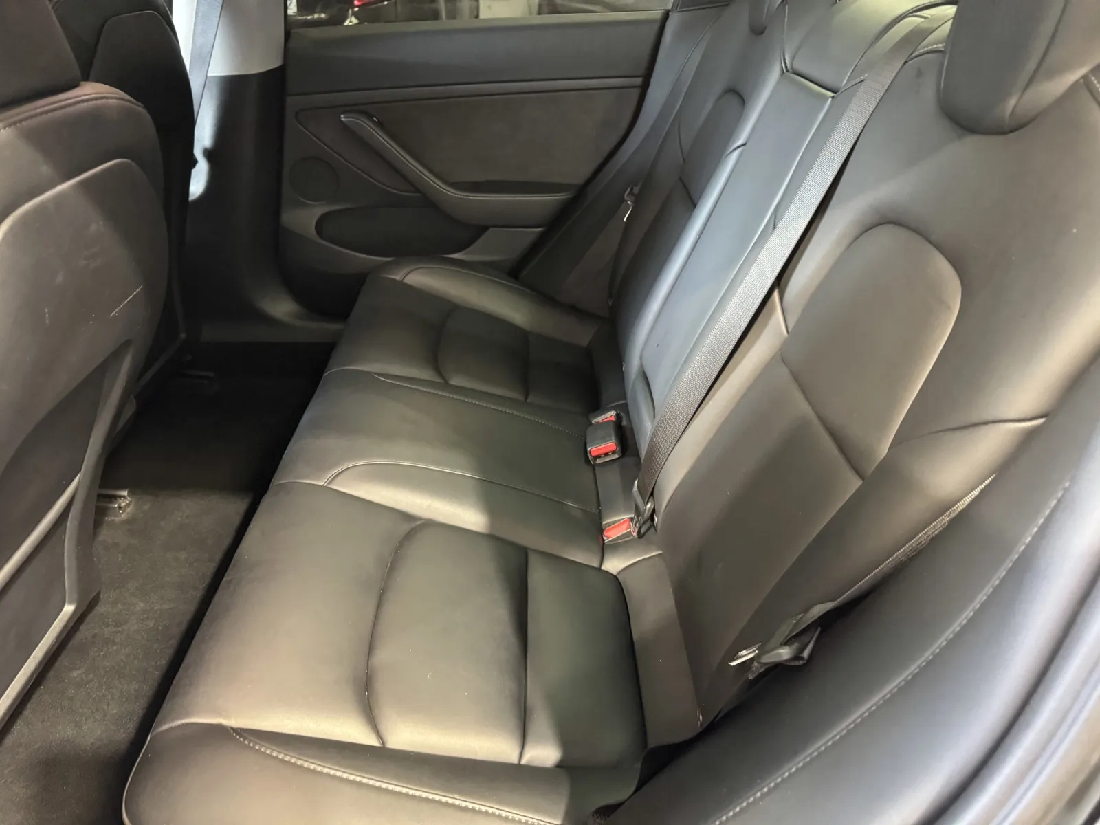 Tesla Model 3 photo 10