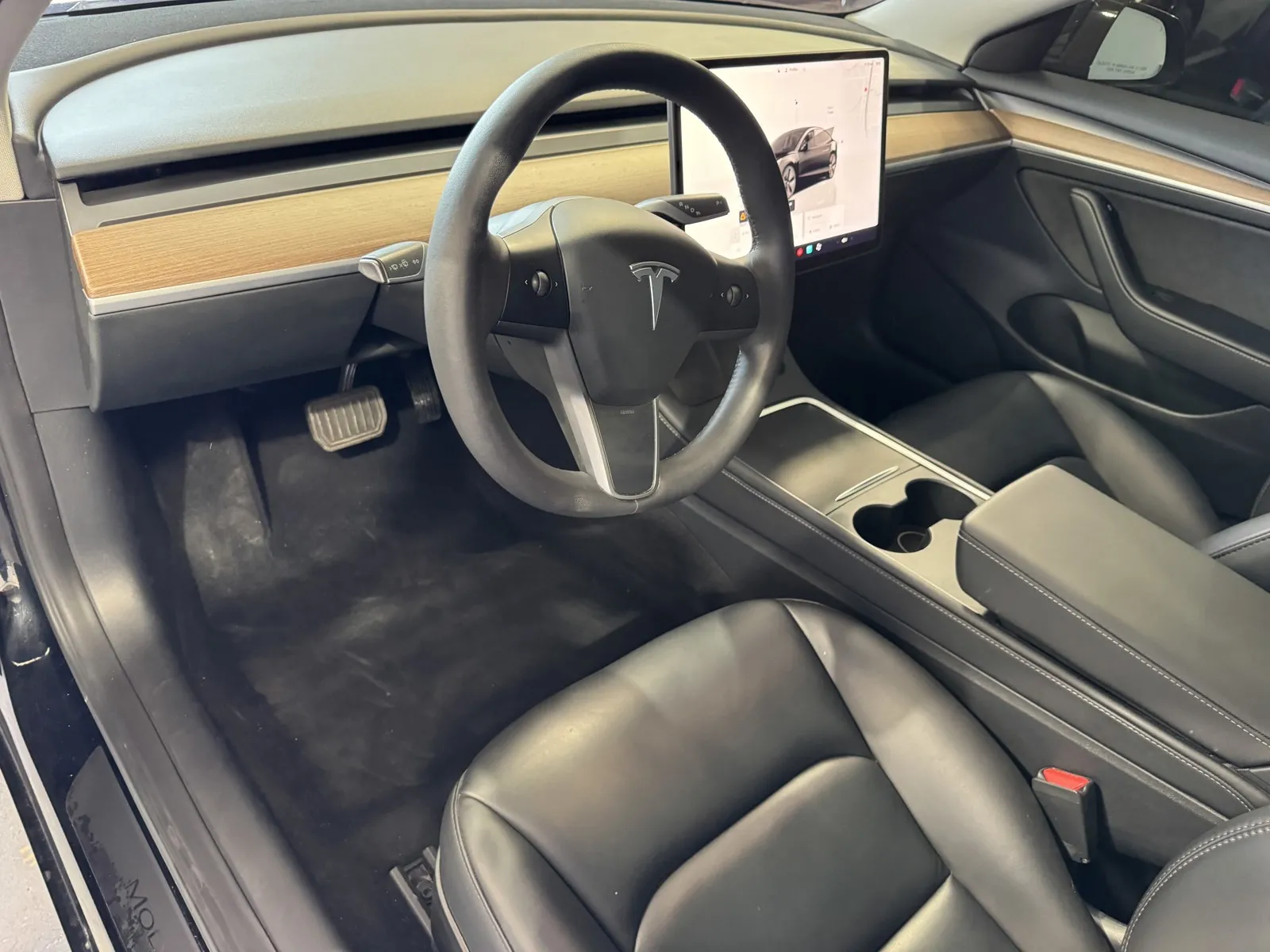 Tesla Model 3 photo 11