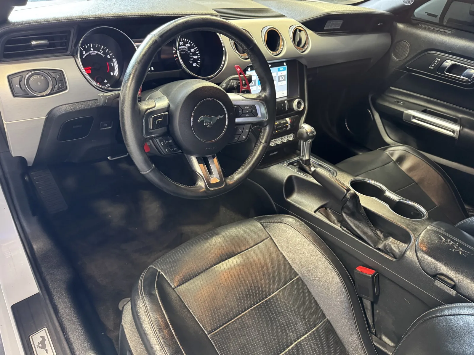 Ford Mustang photo 10