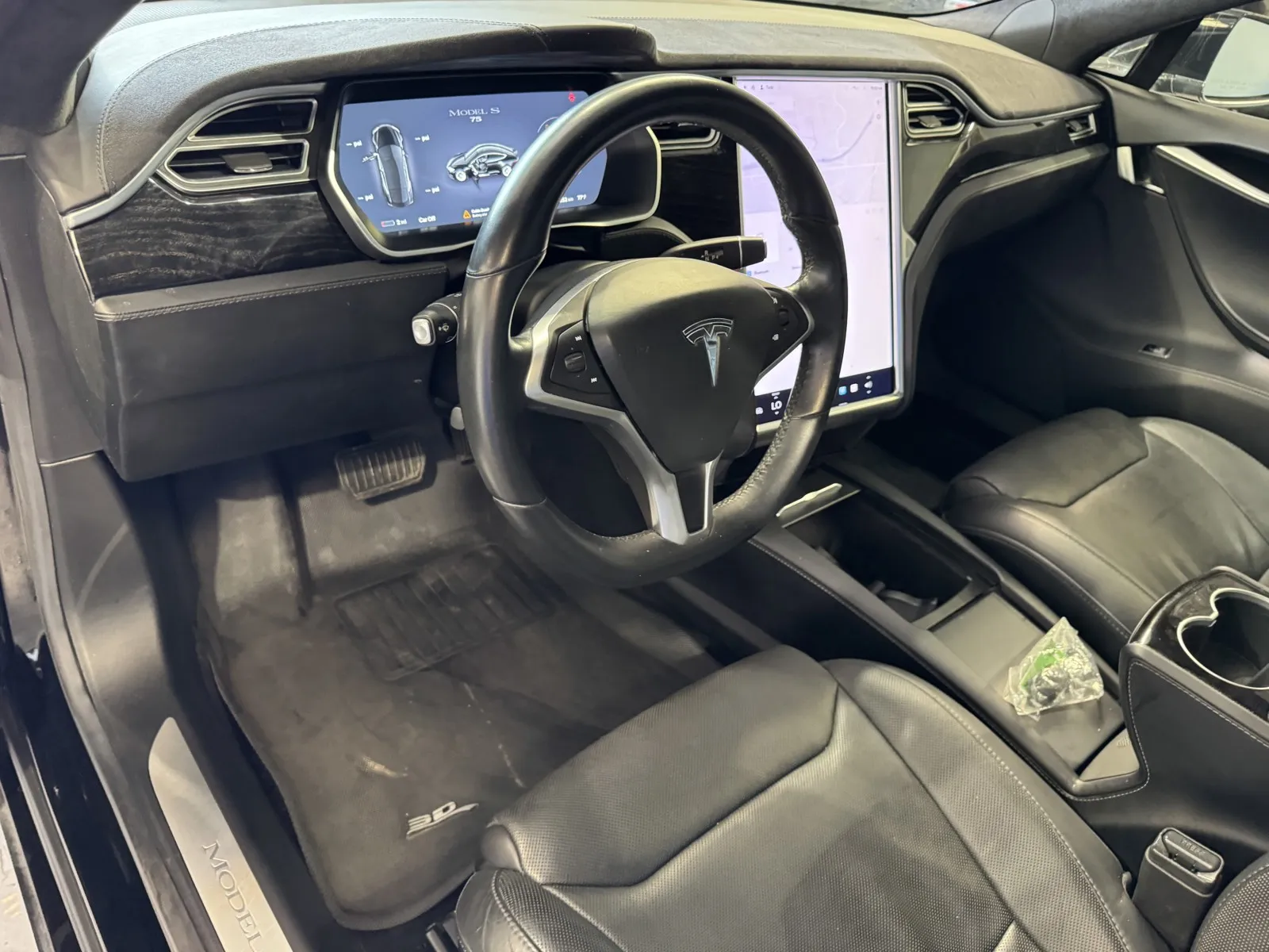 Tesla Model S photo 12