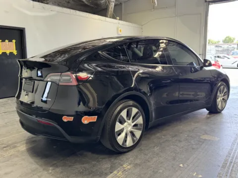 More photos of 2020 Tesla Model Y Long Range at Premium Autos - Norco, CA