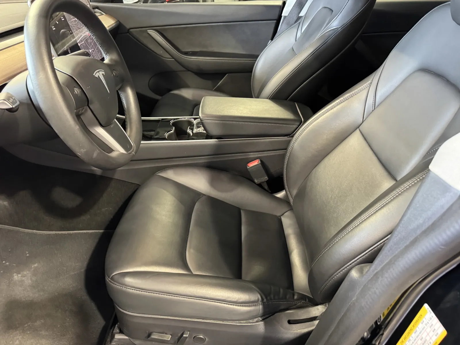Tesla Model Y photo 12