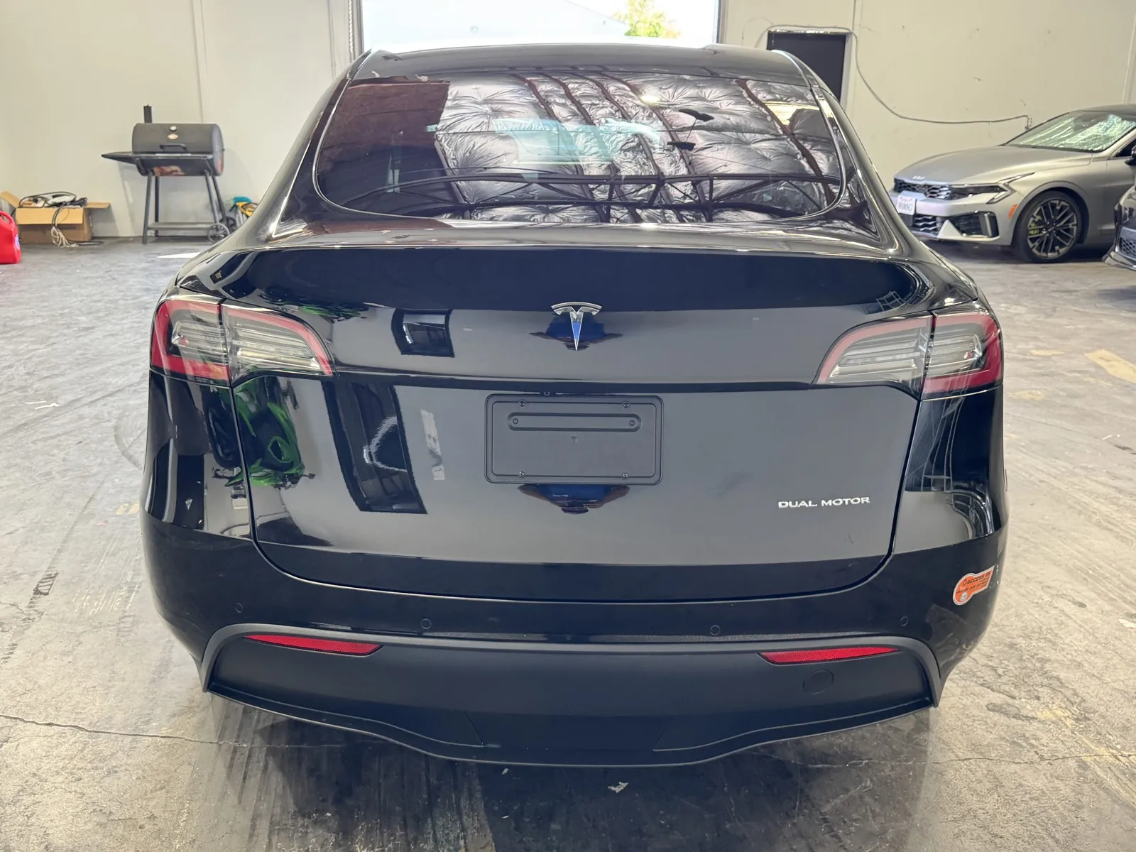 Tesla Model Y photo 3