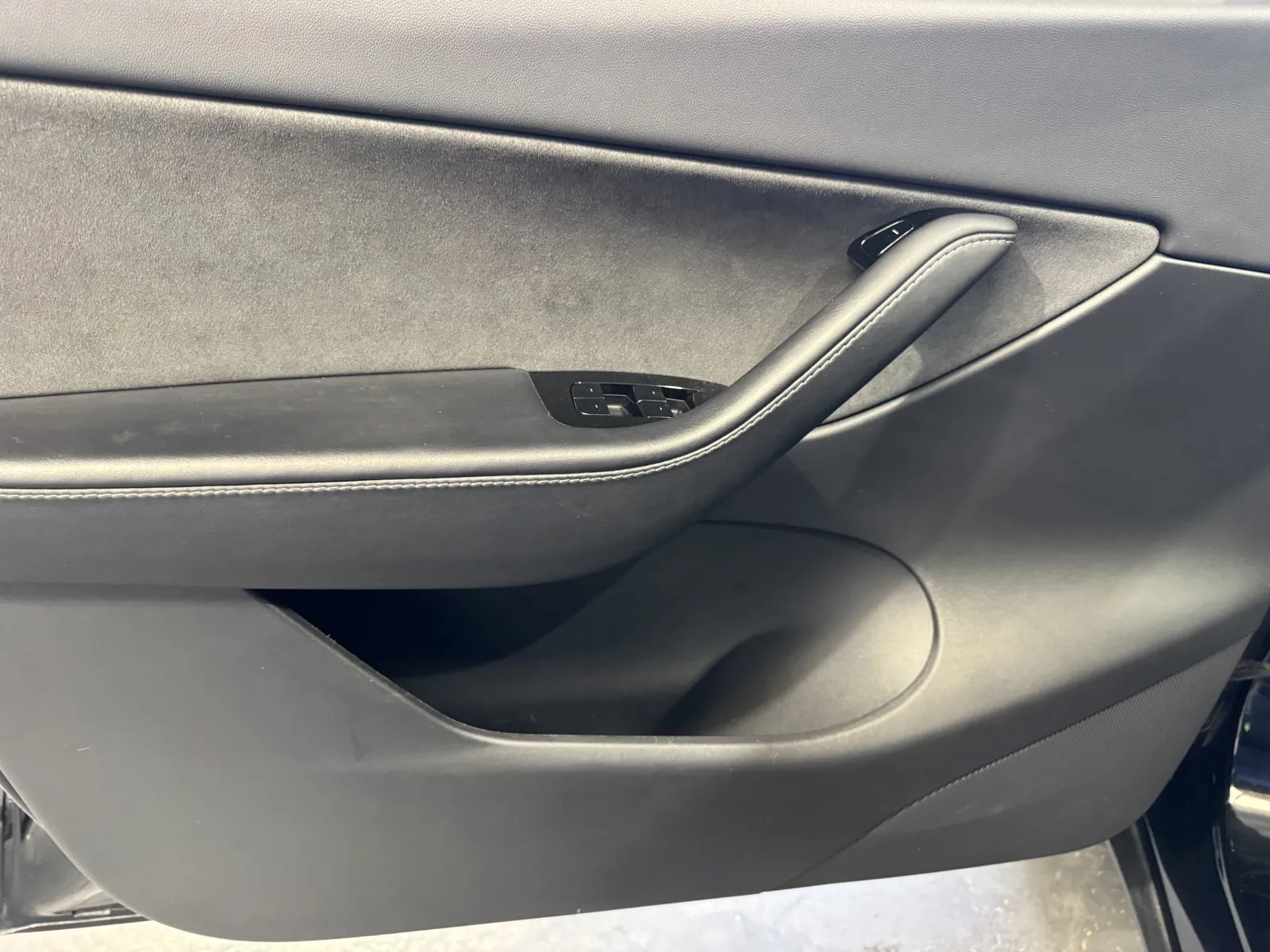 Tesla Model Y photo 13
