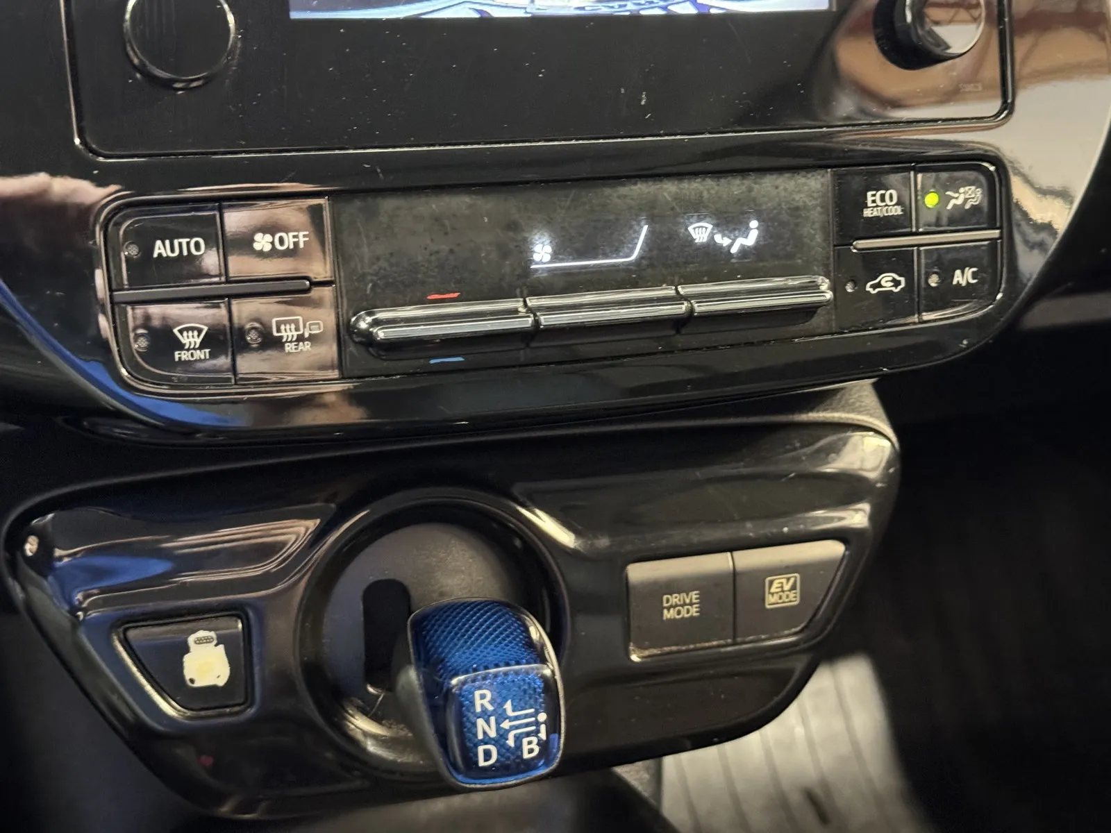 Toyota Prius photo 15
