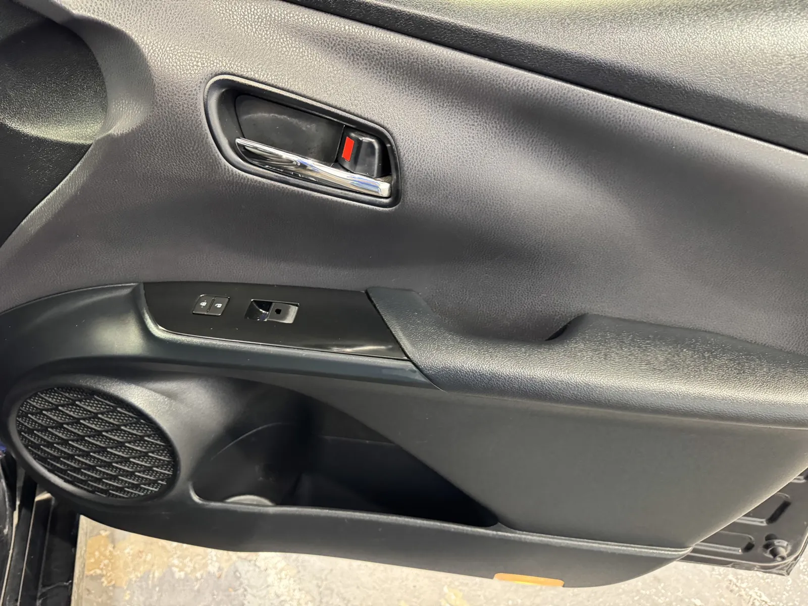 Toyota Prius photo 7