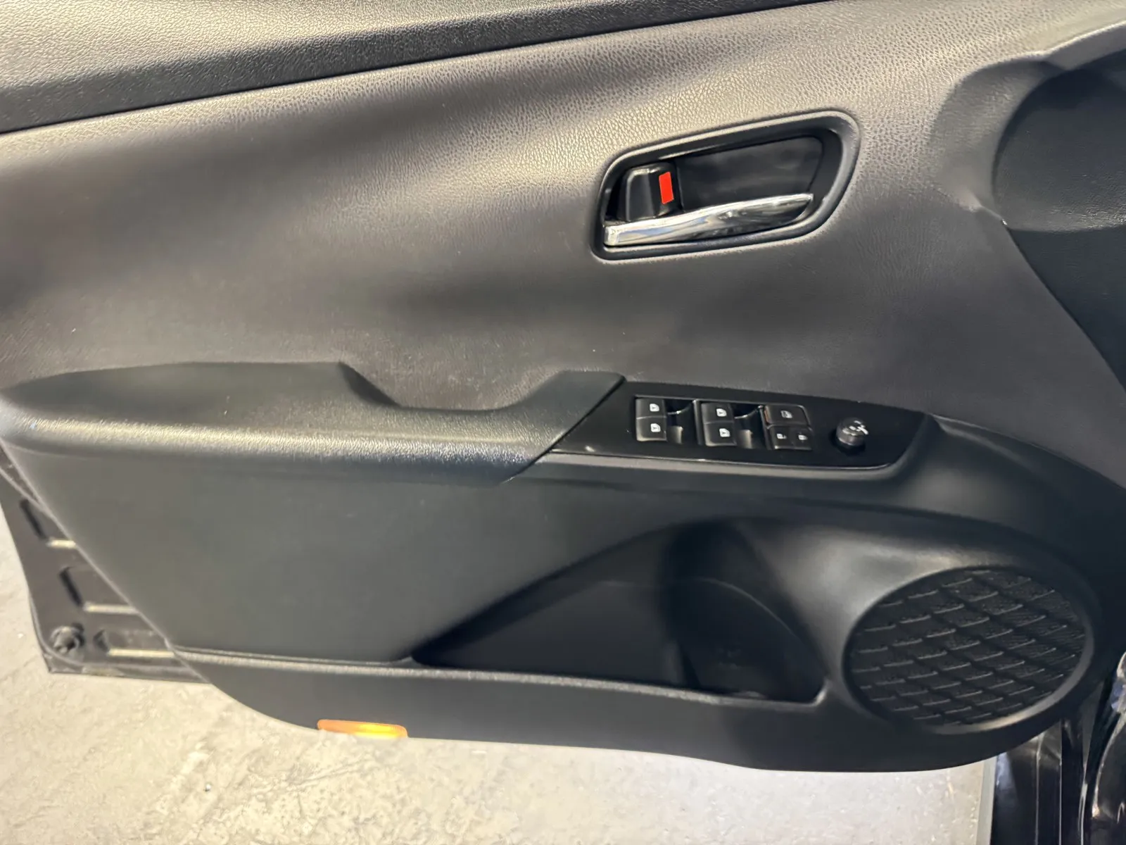 Toyota Prius photo 13