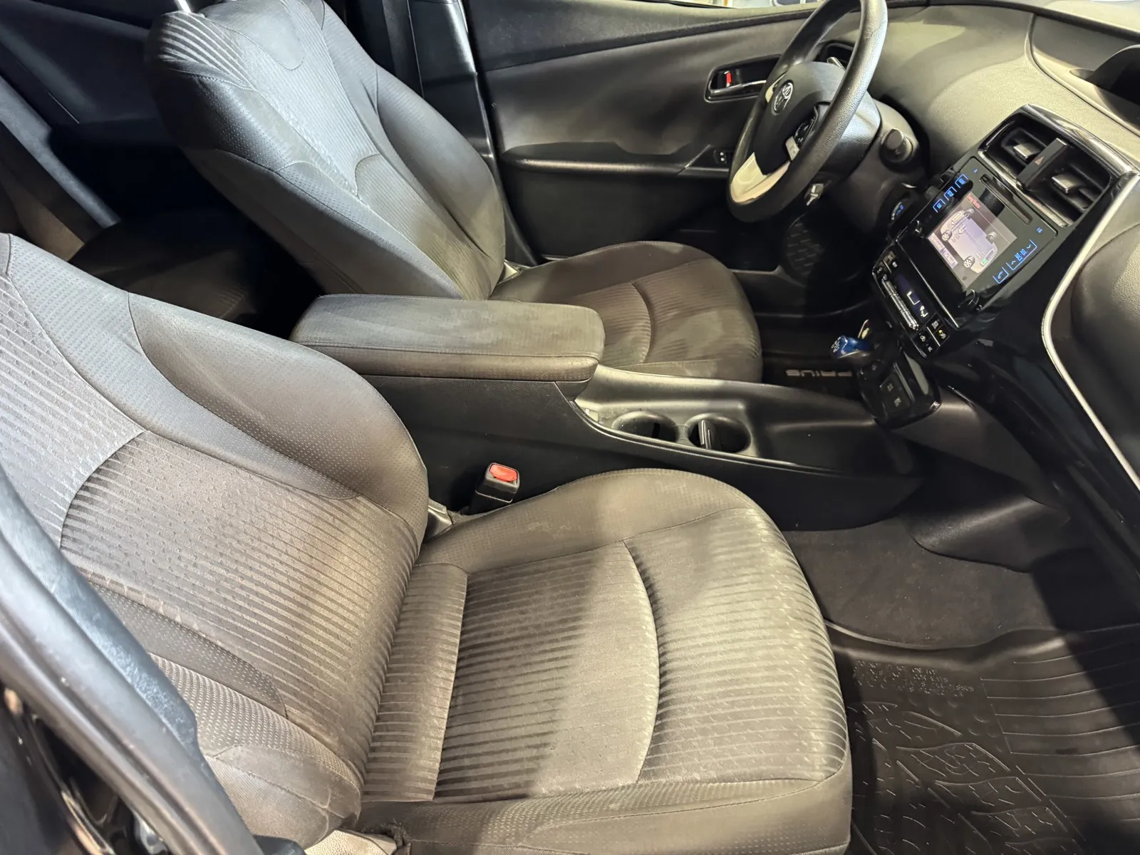 Toyota Prius photo 6