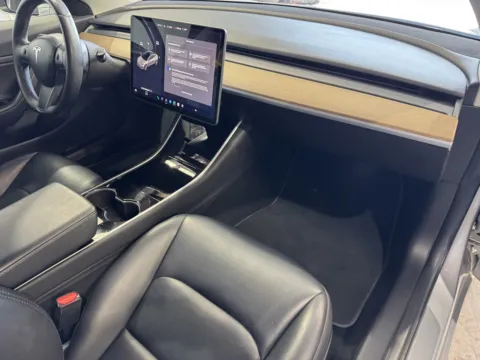 More photos of 2018 Tesla Model 3 at Premium Autos - Norco, CA