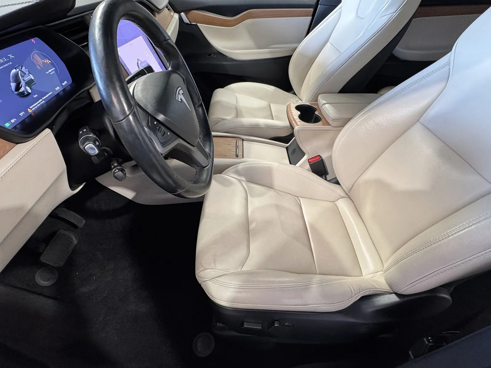 Tesla Model X photo 12