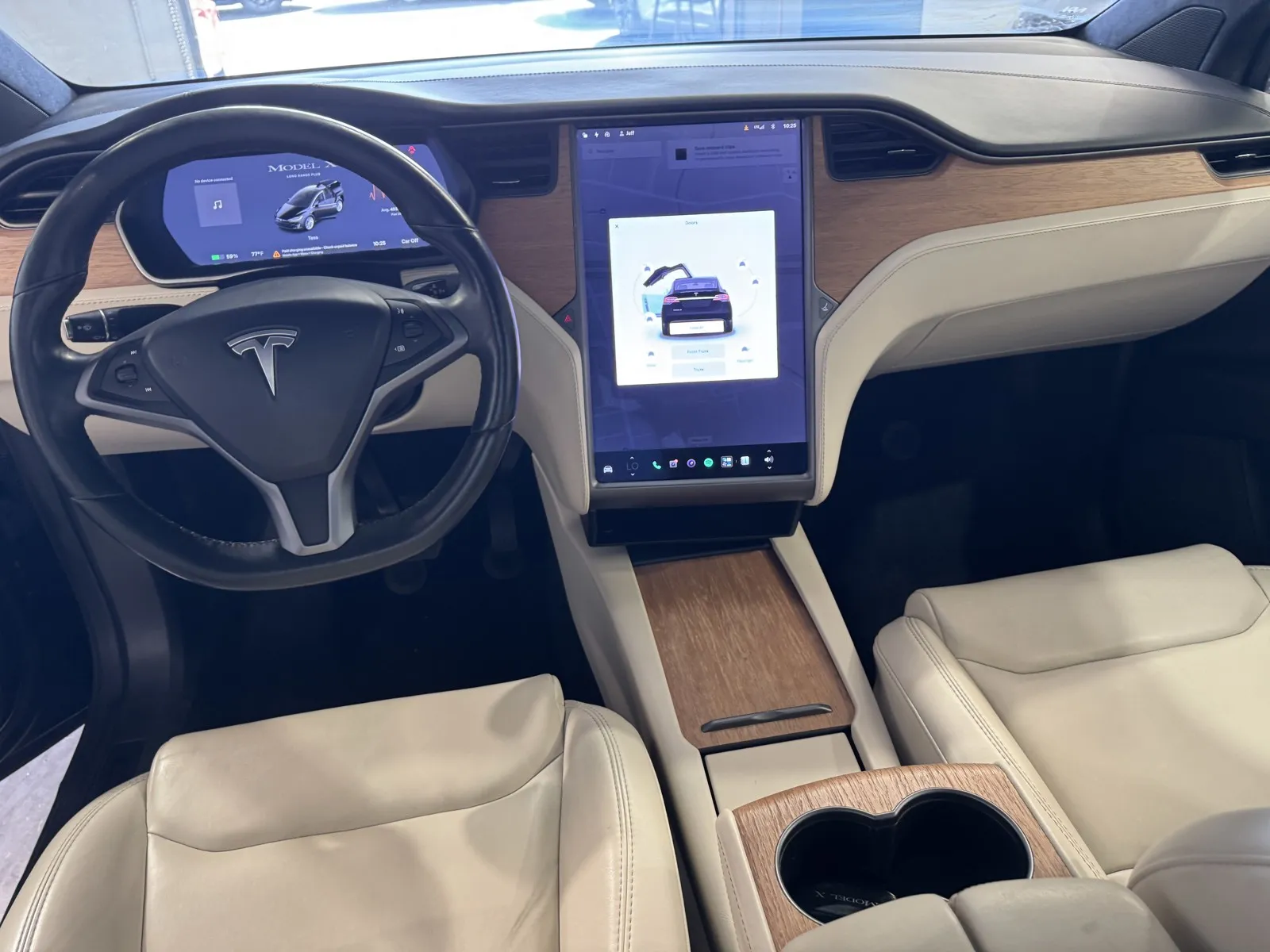 Tesla Model X photo 11