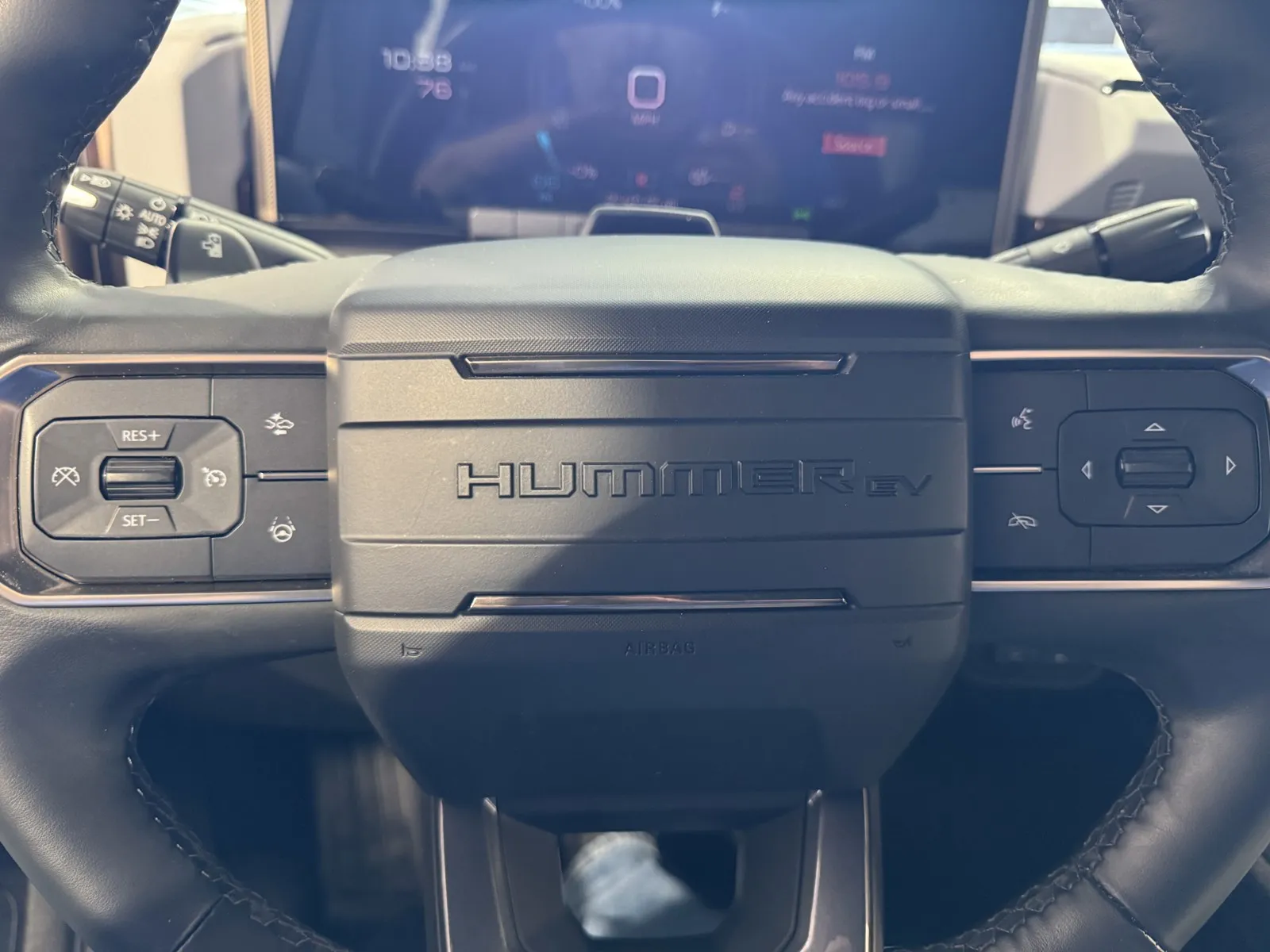 GMC Hummer EV photo 26