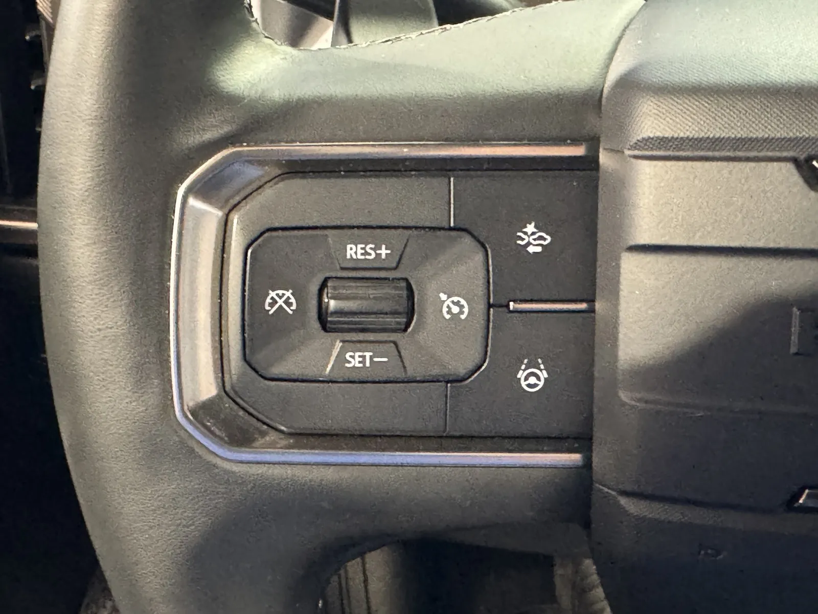 GMC Hummer EV photo 24