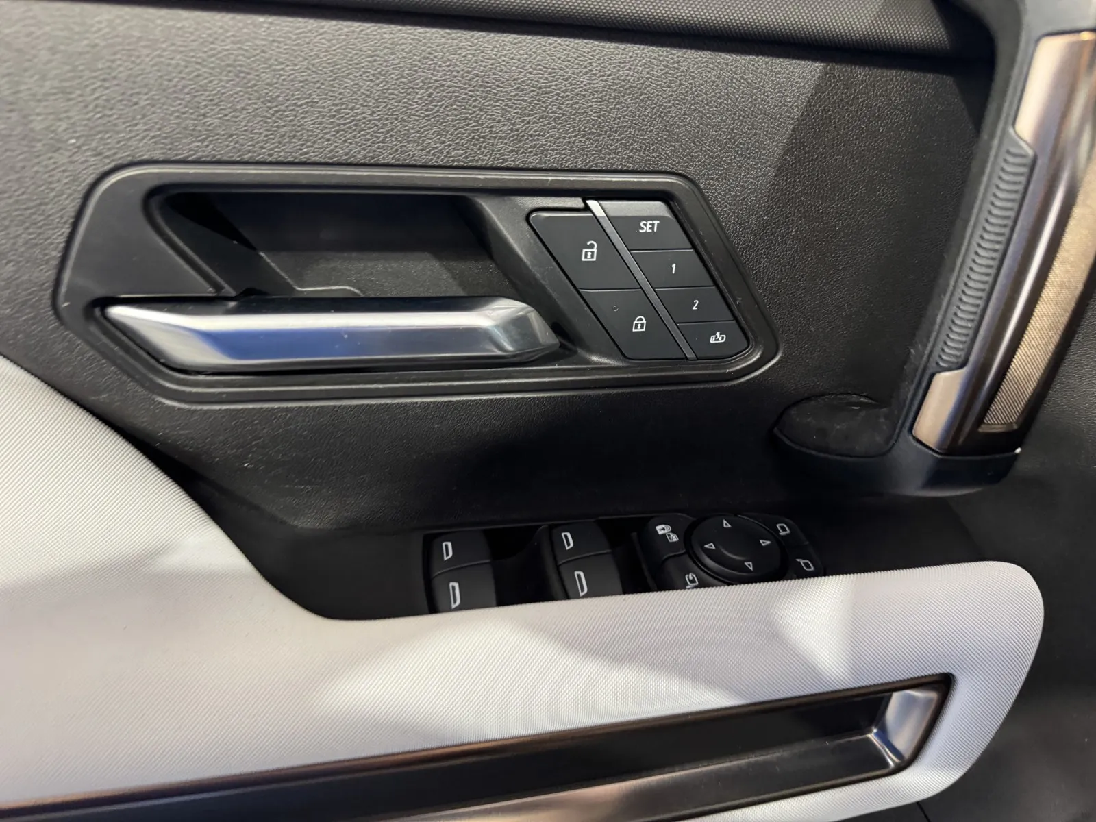 GMC Hummer EV photo 19