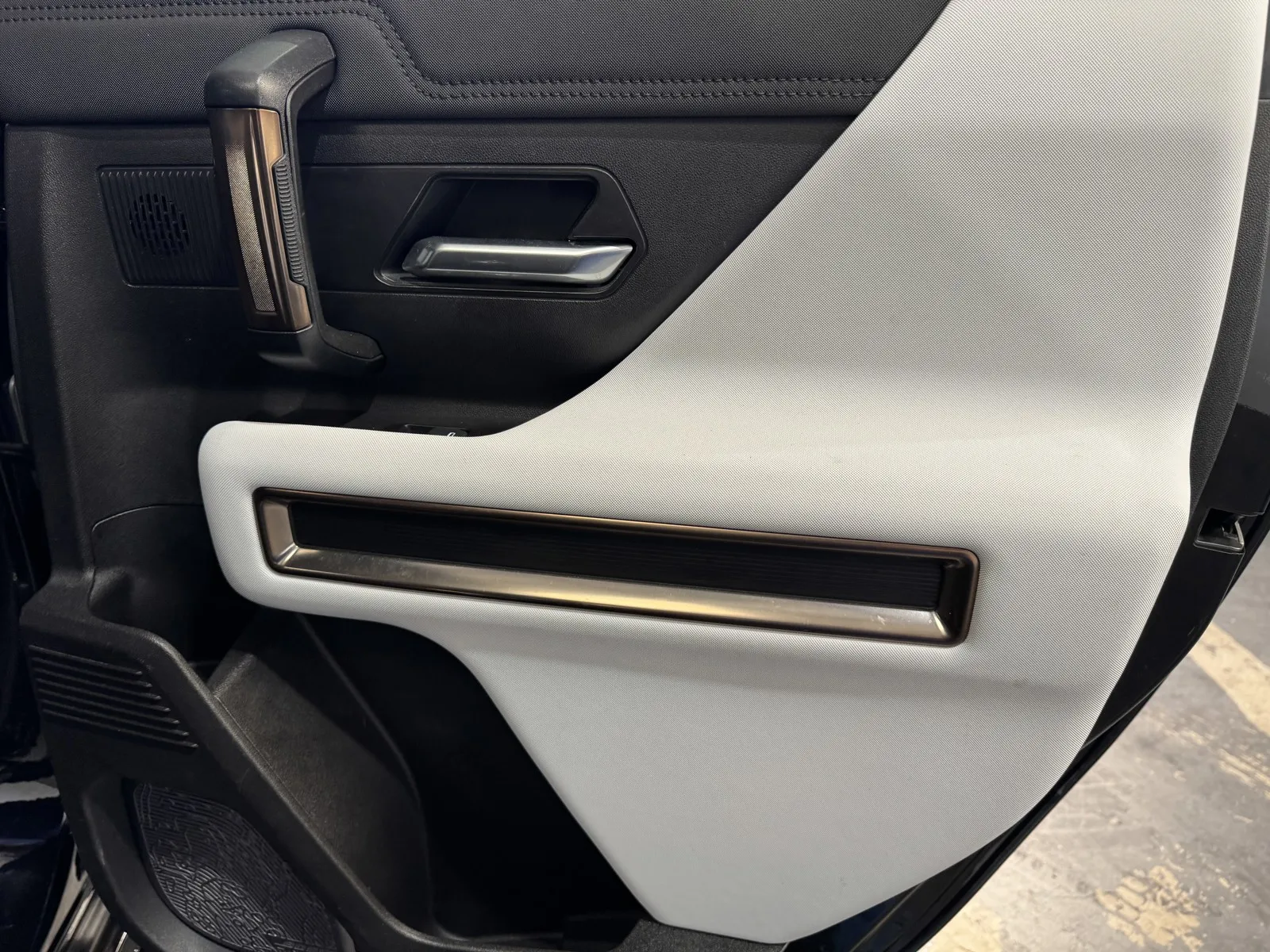 GMC Hummer EV photo 10