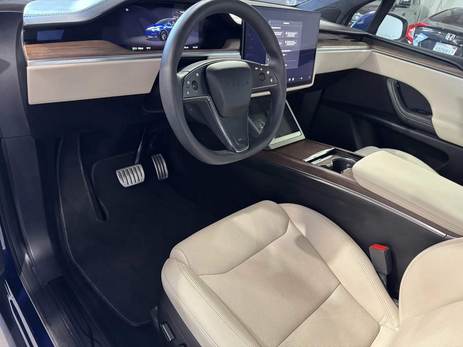 Tesla Model X photo 13