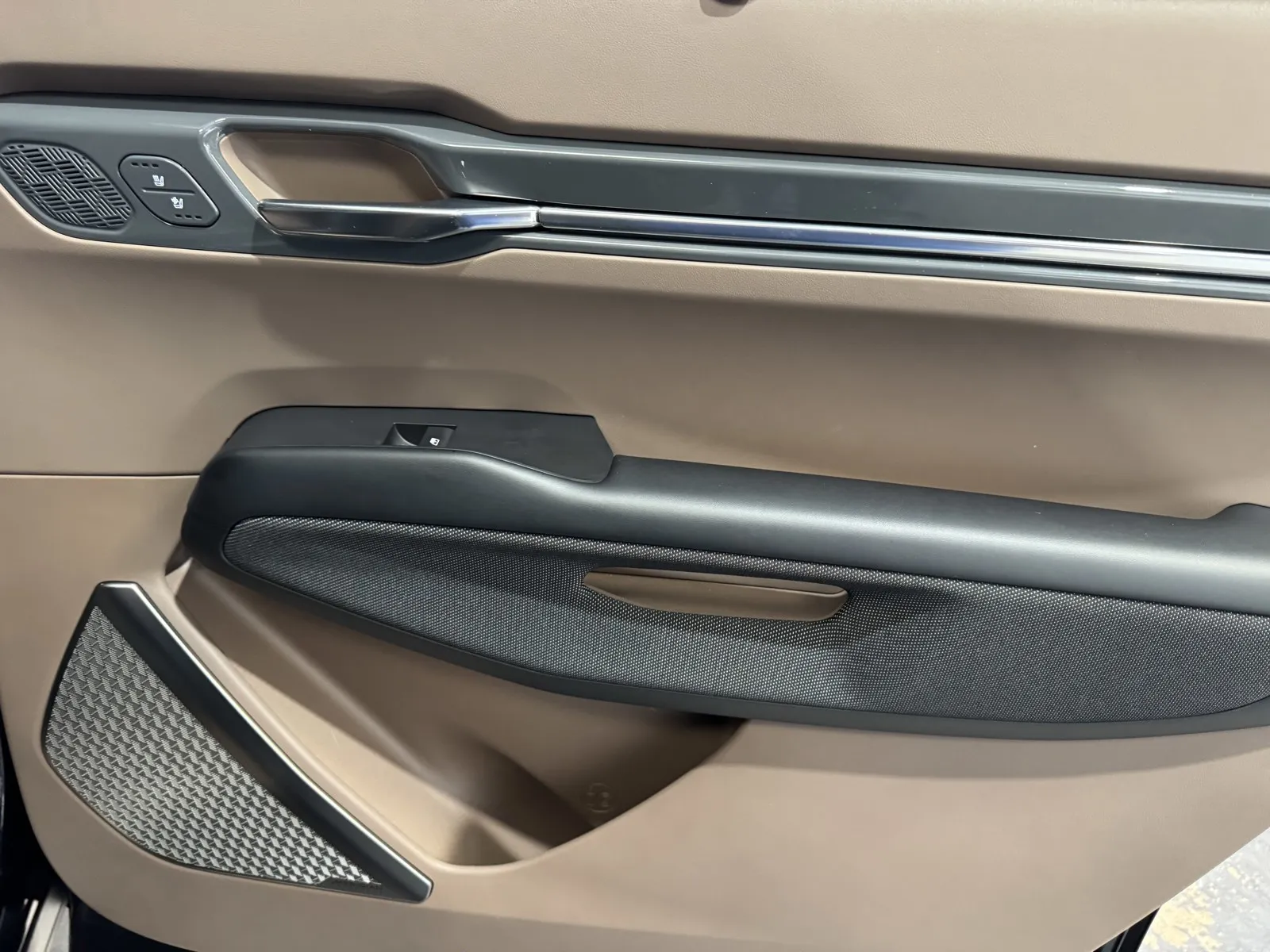 Kia EV9 photo 10