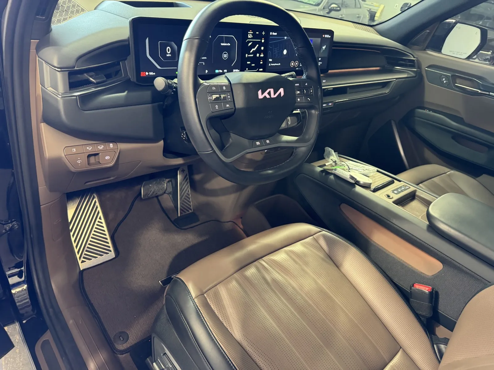 Kia EV9 photo 16