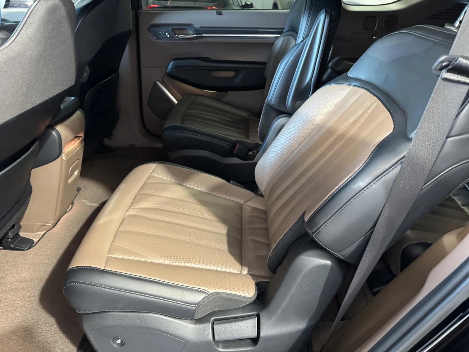 Kia EV9 photo 14