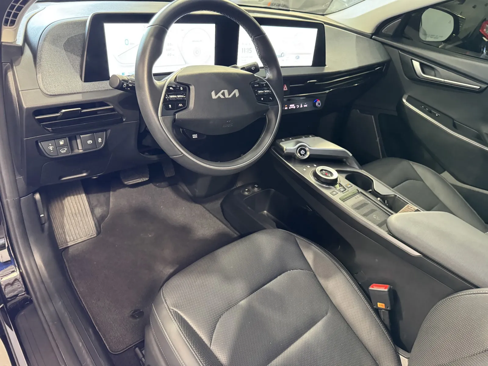 Kia EV6 photo 13