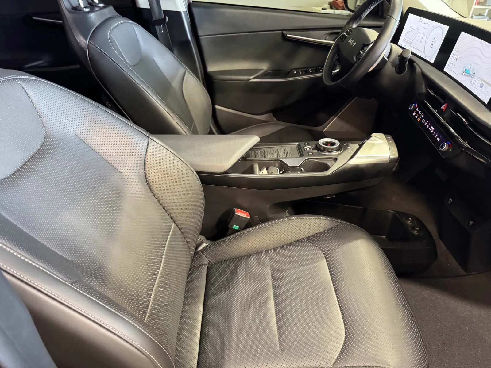 Kia EV6 photo 7