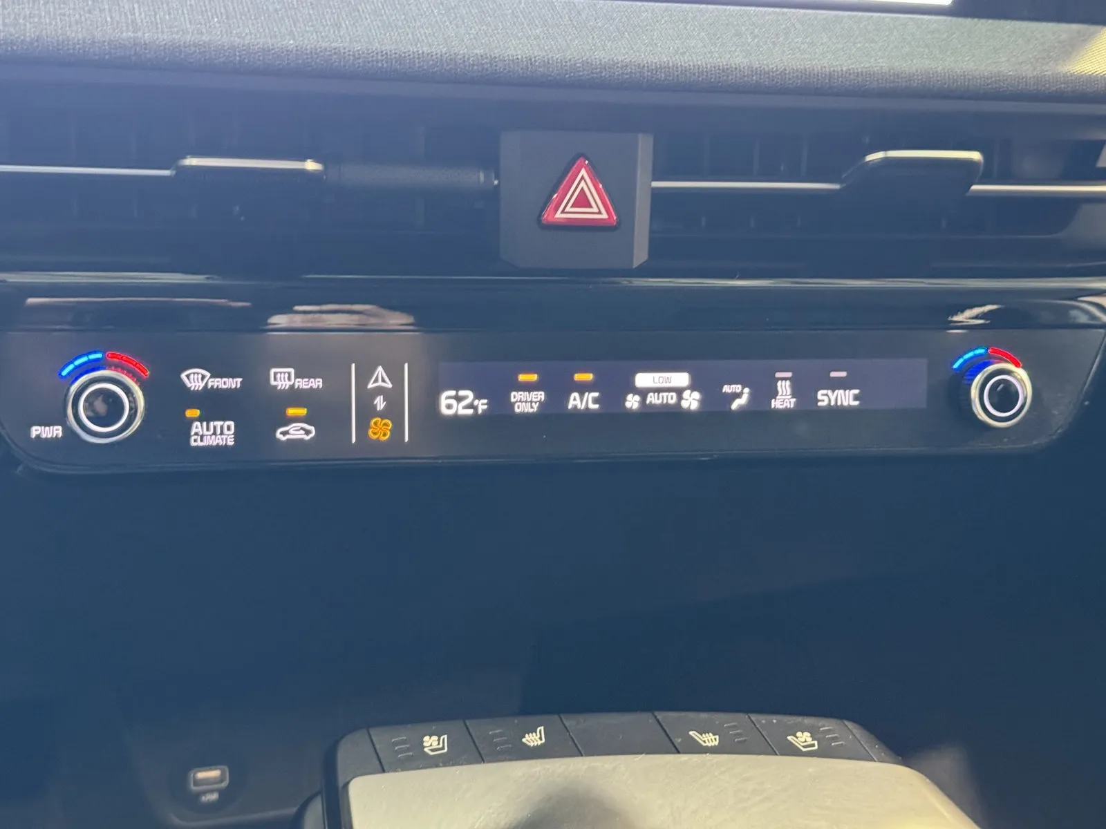 Kia EV6 photo 17