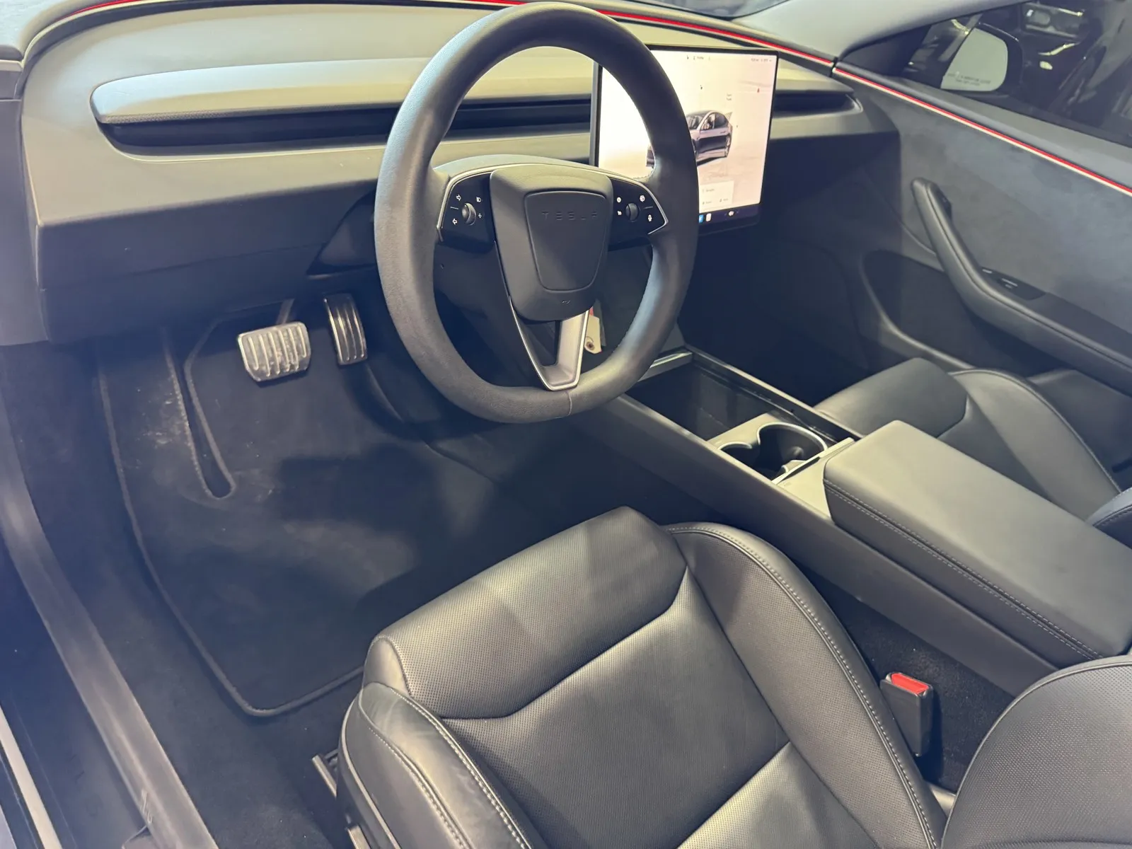 Tesla Model 3 photo 11