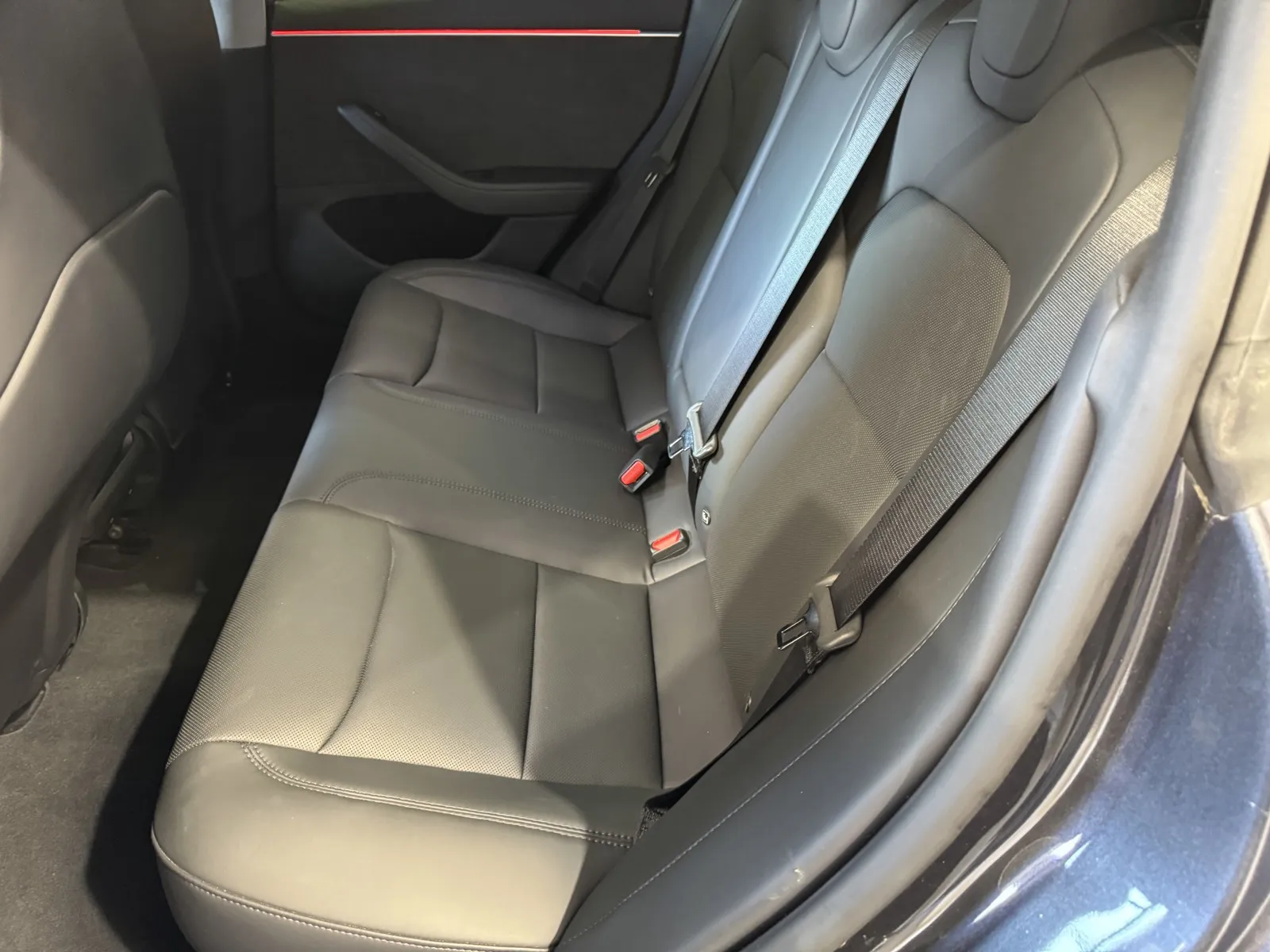 Tesla Model 3 photo 10