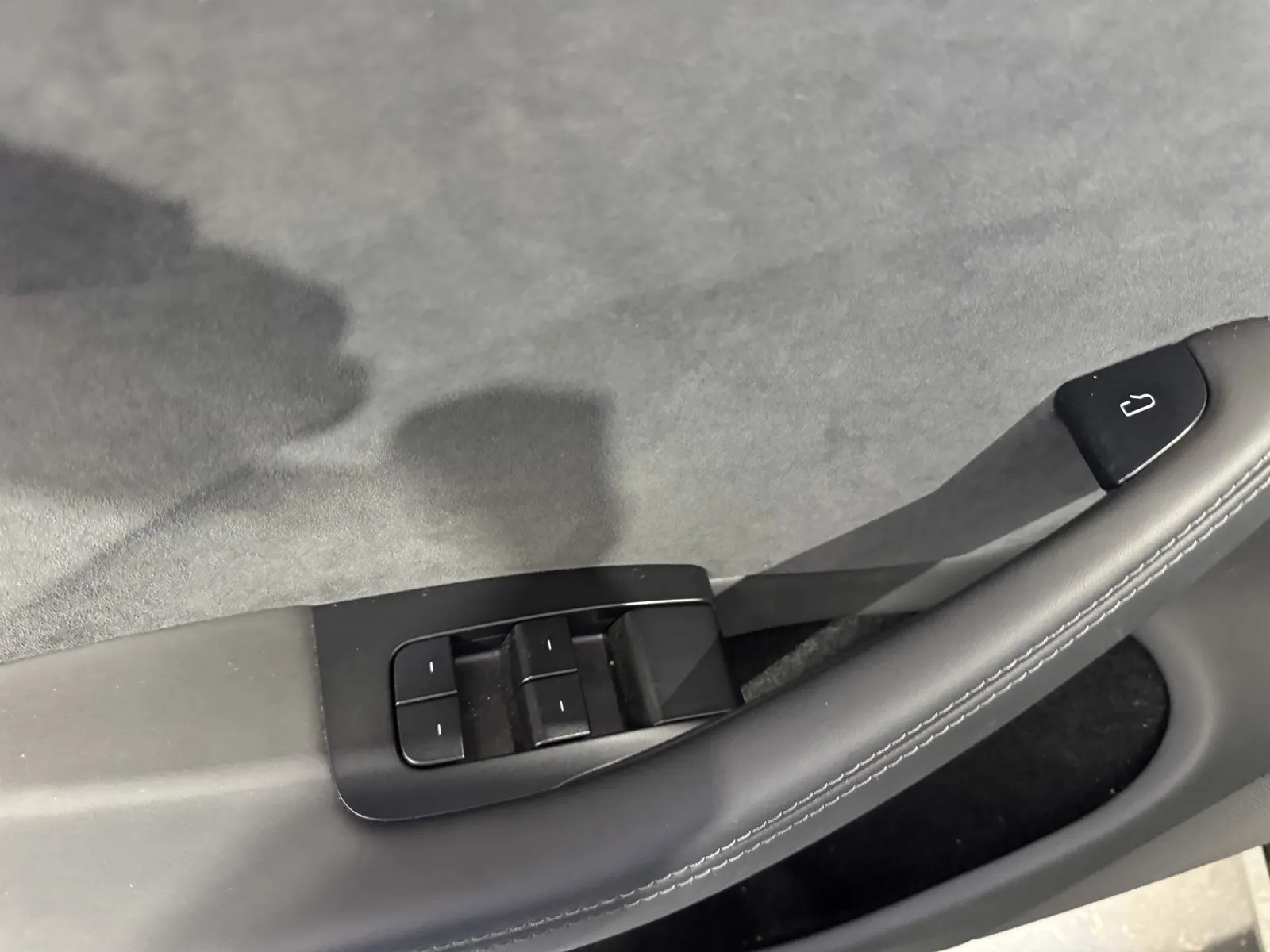 Tesla Model 3 photo 14