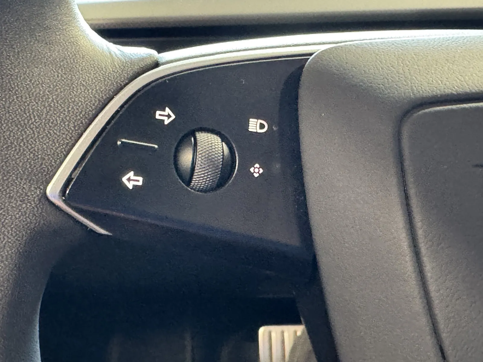Tesla Model 3 photo 19