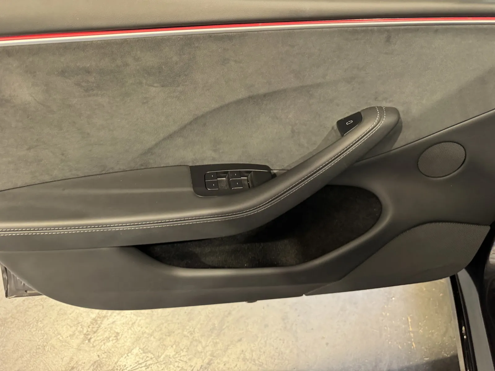 Tesla Model 3 photo 13