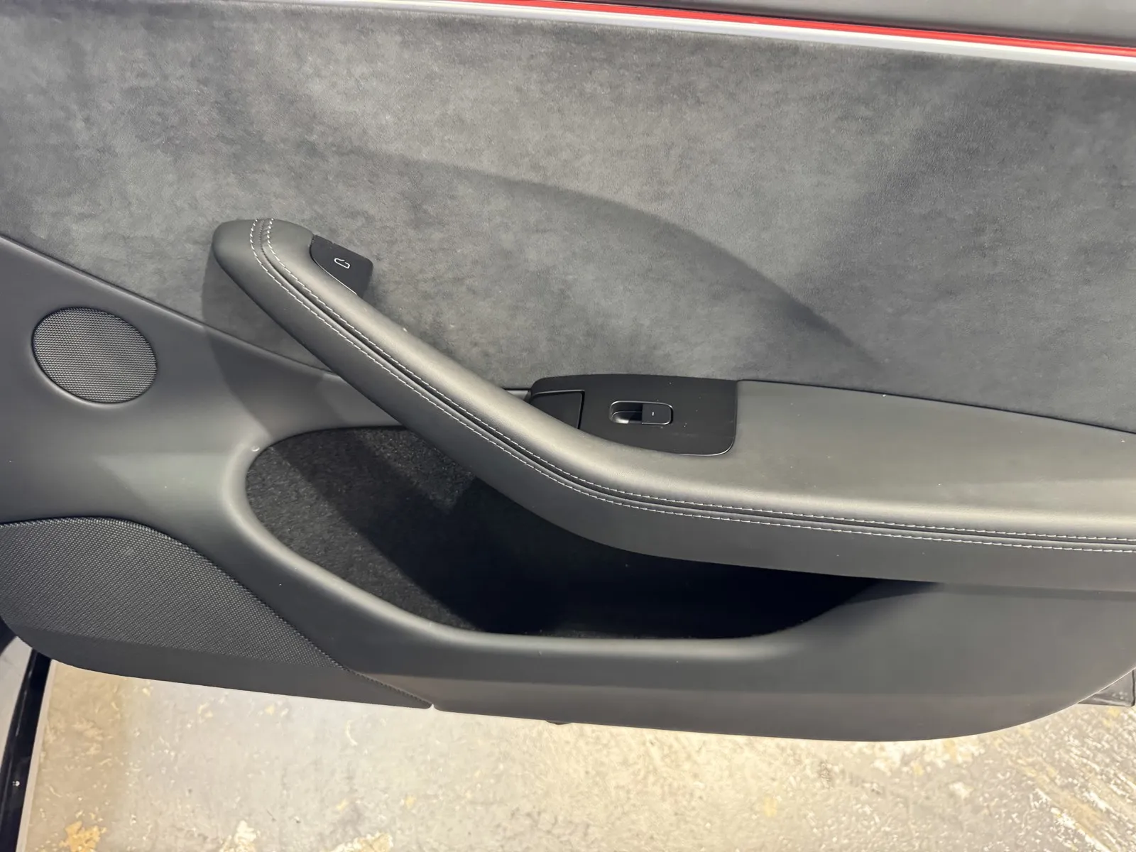 Tesla Model 3 photo 7
