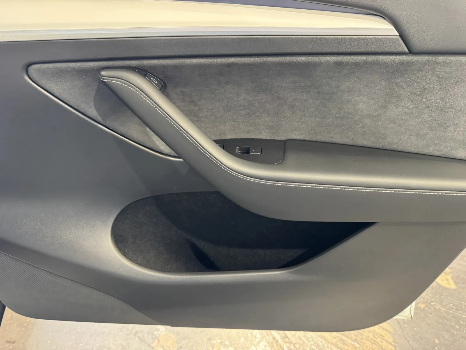 Tesla Model Y photo 7