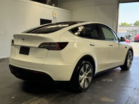 More photos of 2022 Tesla Model Y Long Range at Premium Autos - Norco, CA