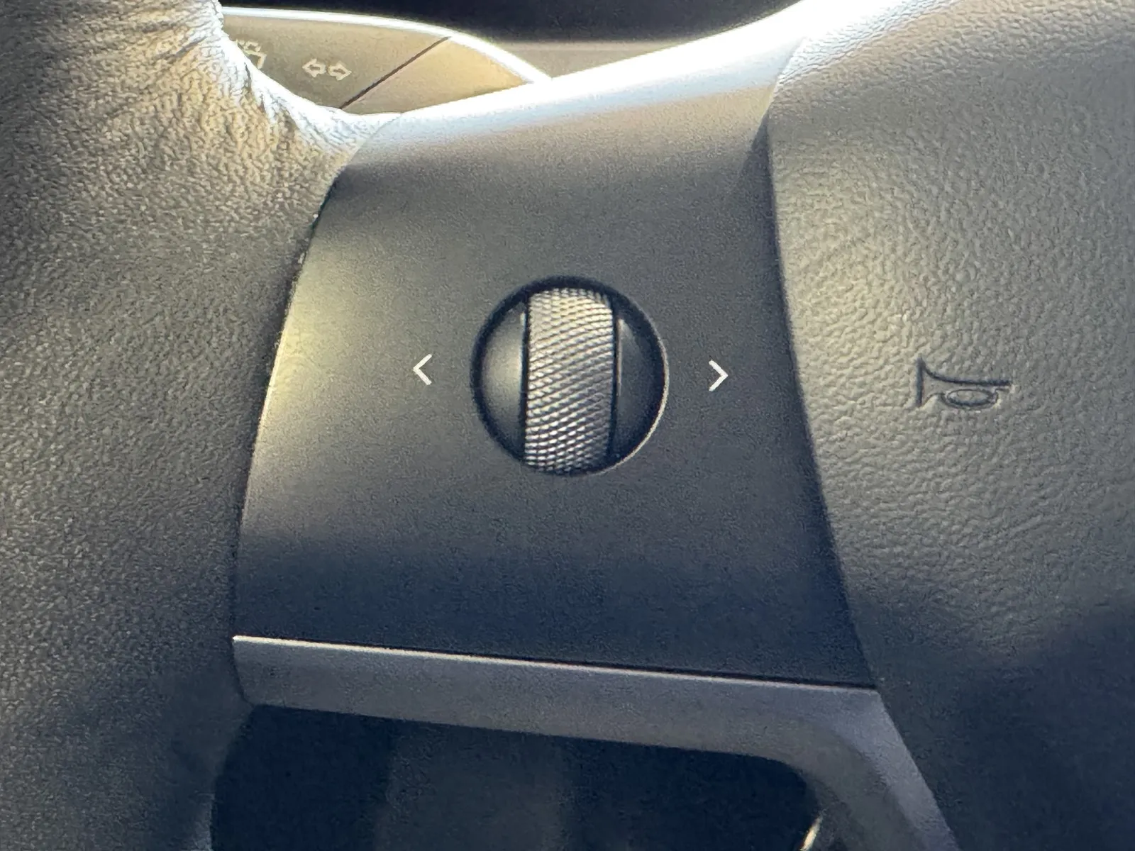 Tesla Model Y photo 21