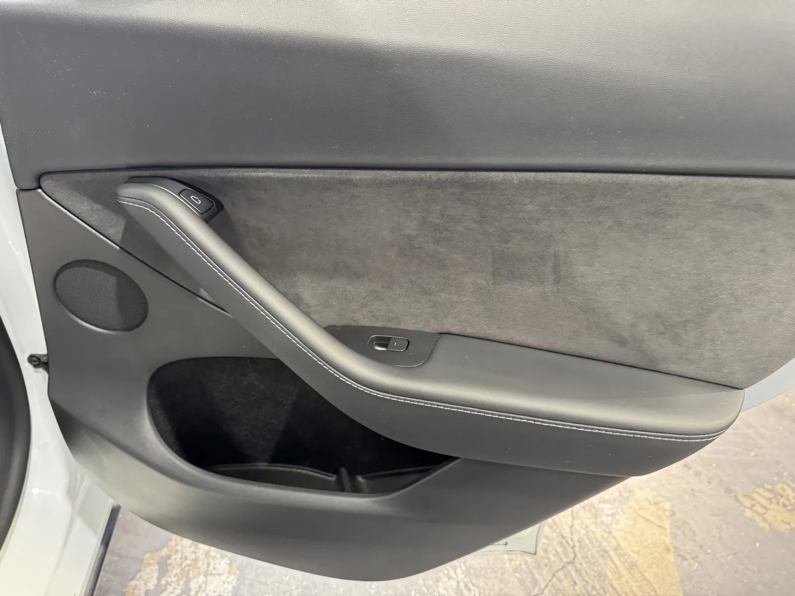 Tesla Model Y photo 9