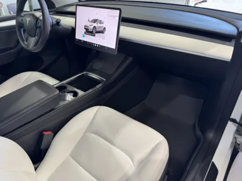 More photos of 2022 Tesla Model Y Long Range at Premium Autos - Norco, CA