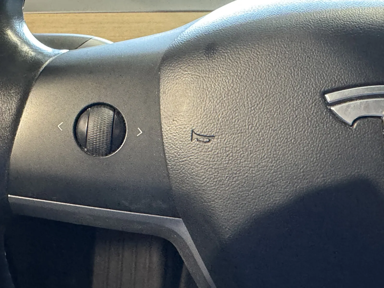 Tesla Model 3 photo 19