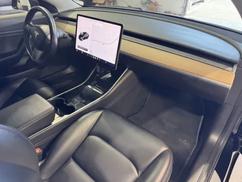 More photos of 2019 Tesla Model 3 at Premium Autos - Norco, CA