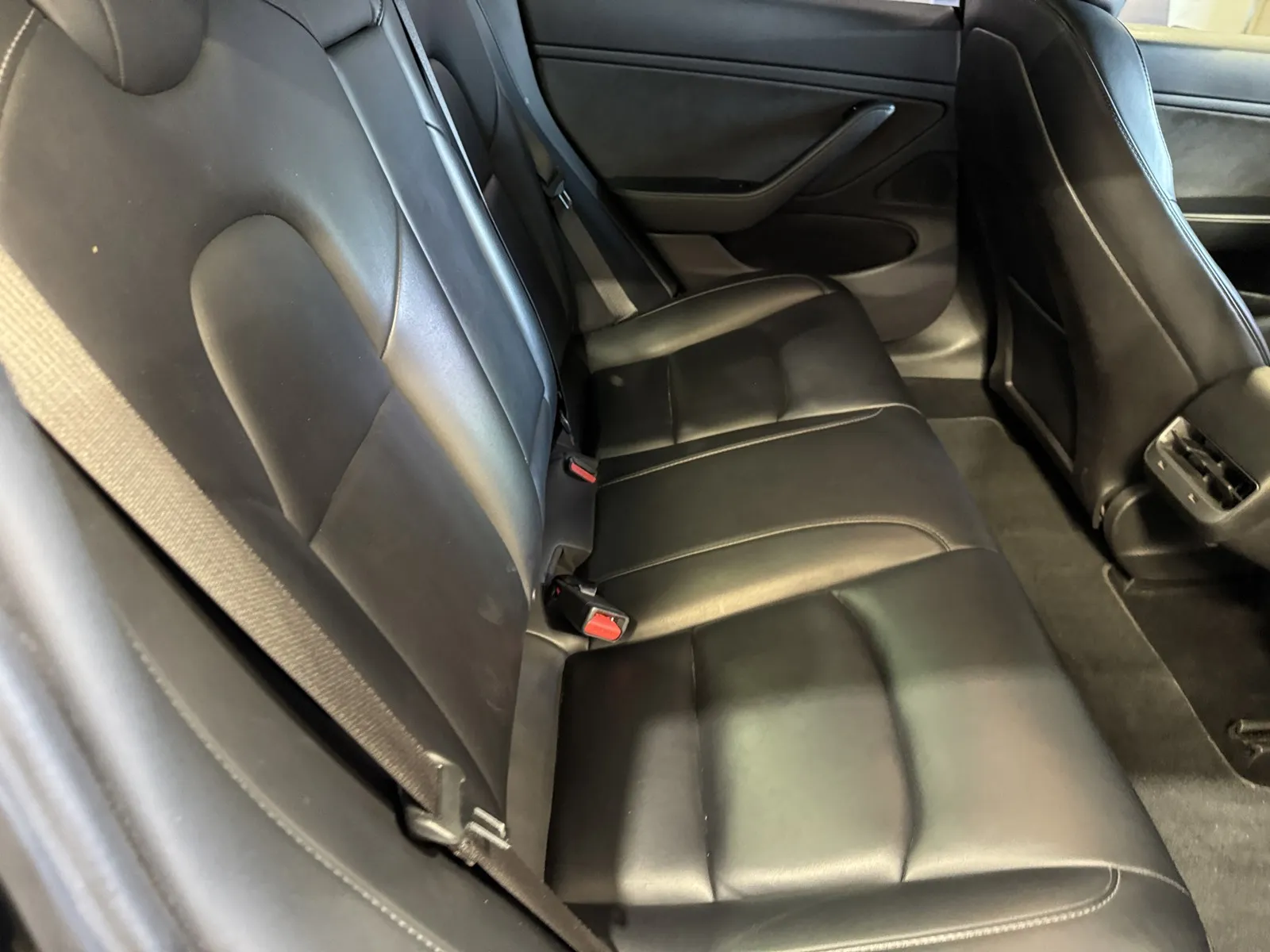 Tesla Model 3 photo 8