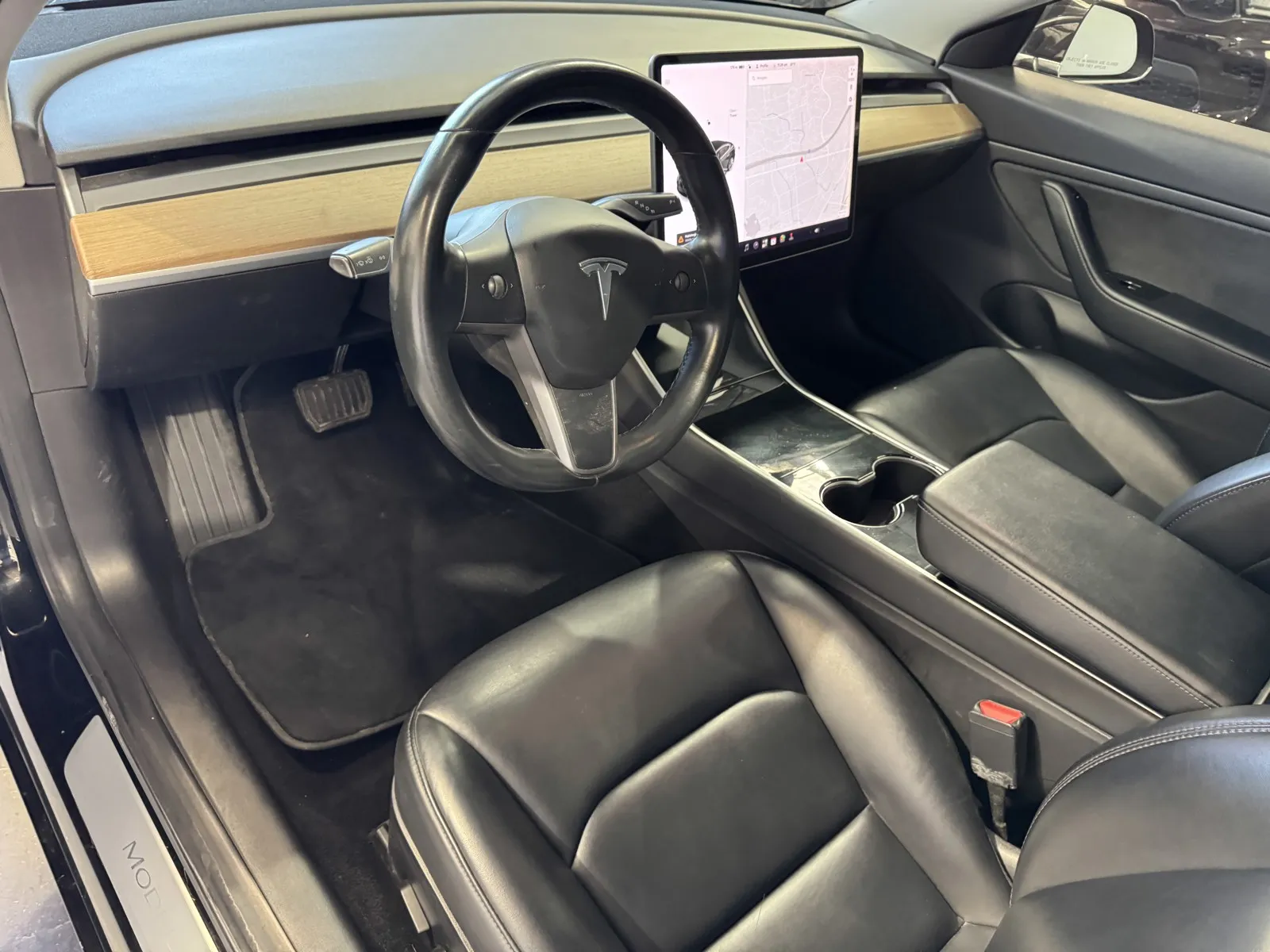 Tesla Model 3 photo 11