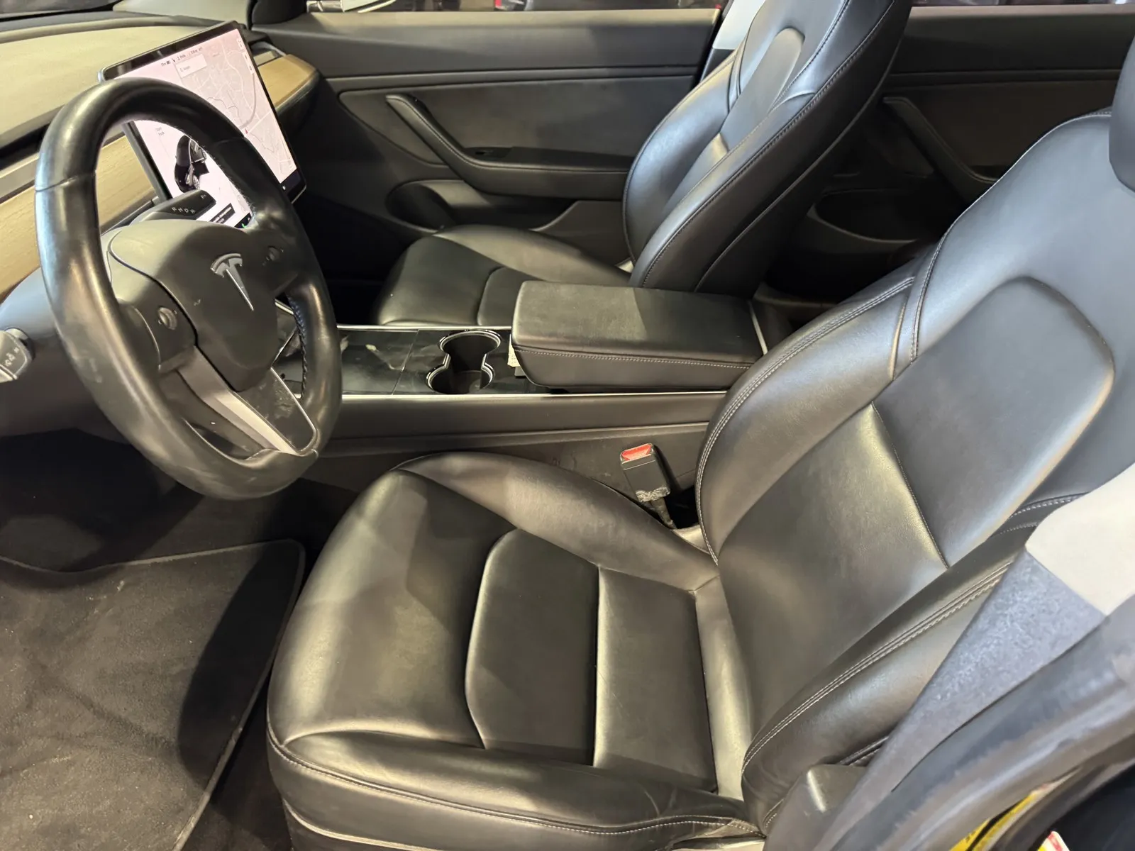 Tesla Model 3 photo 12