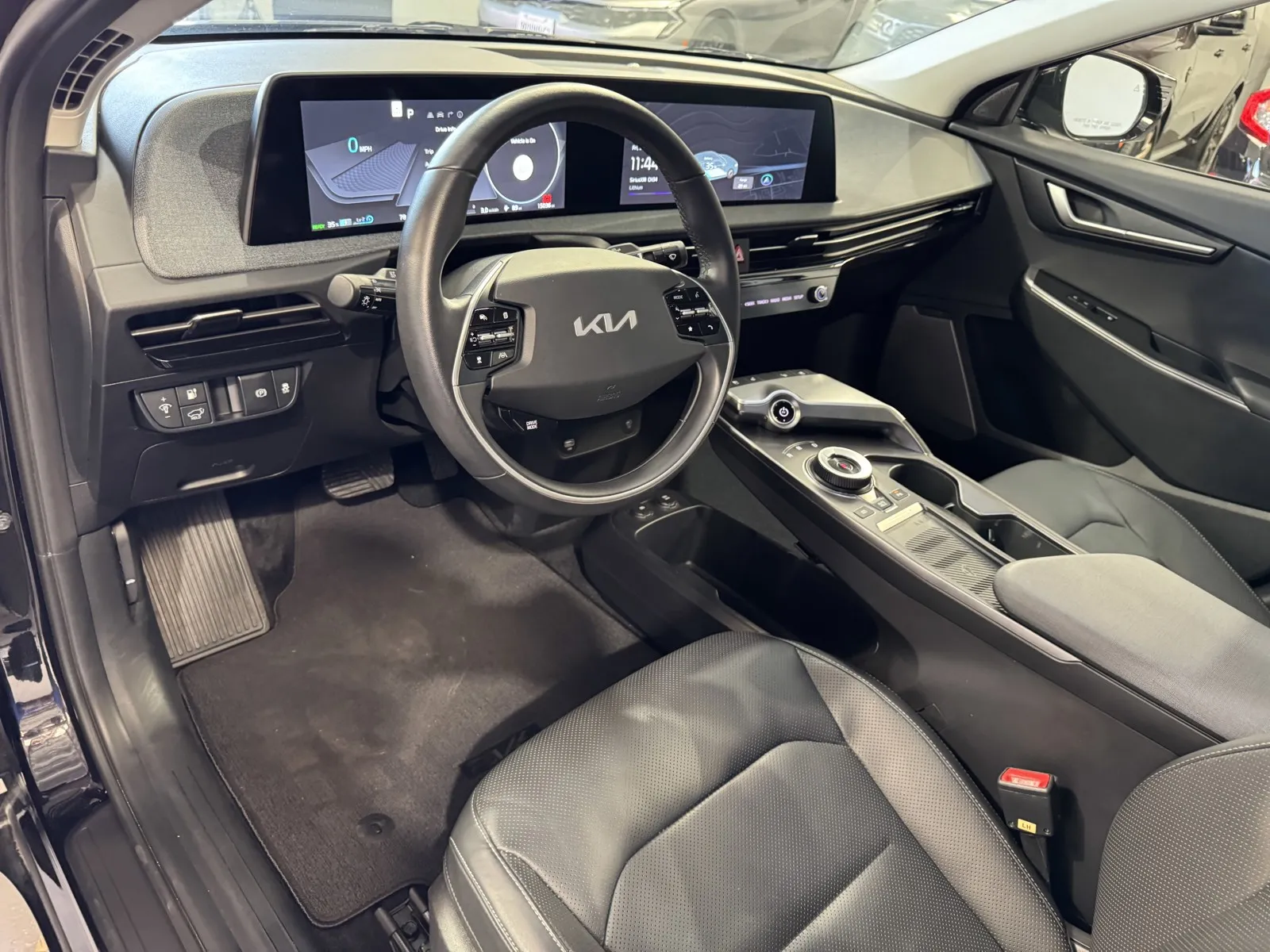 Kia EV6 photo 13